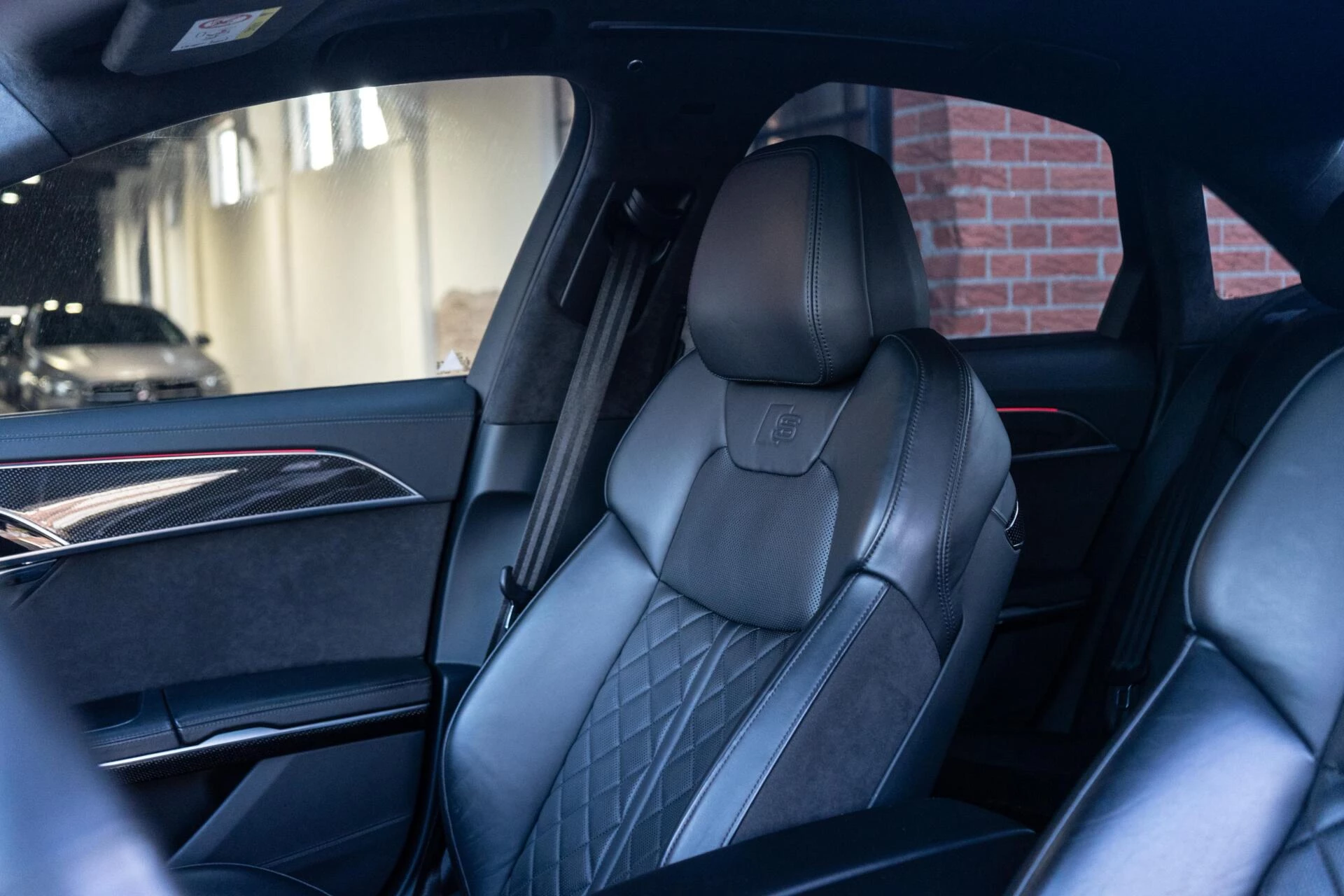 Hoofdafbeelding Audi S8