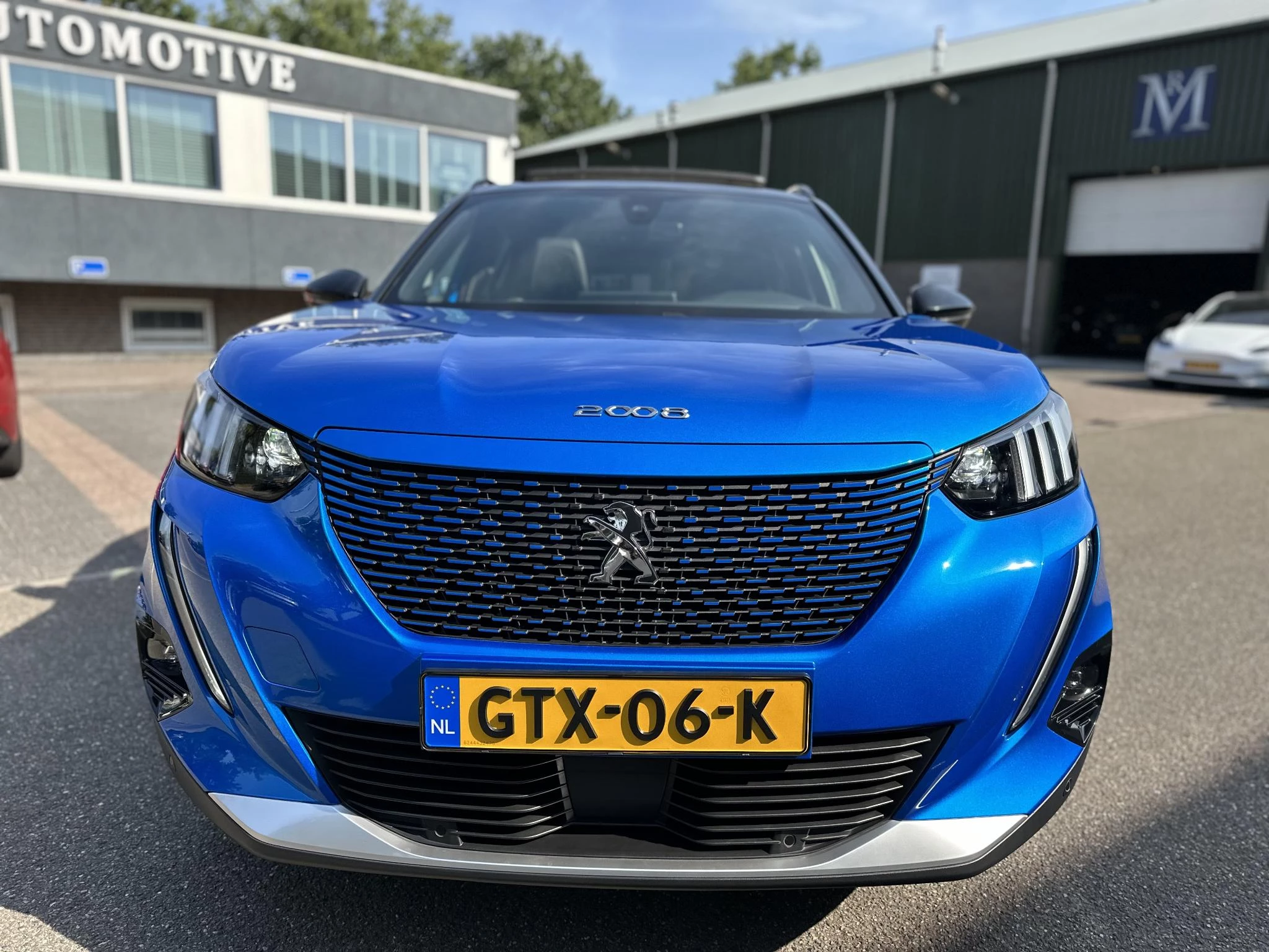 Hoofdafbeelding Peugeot e-2008