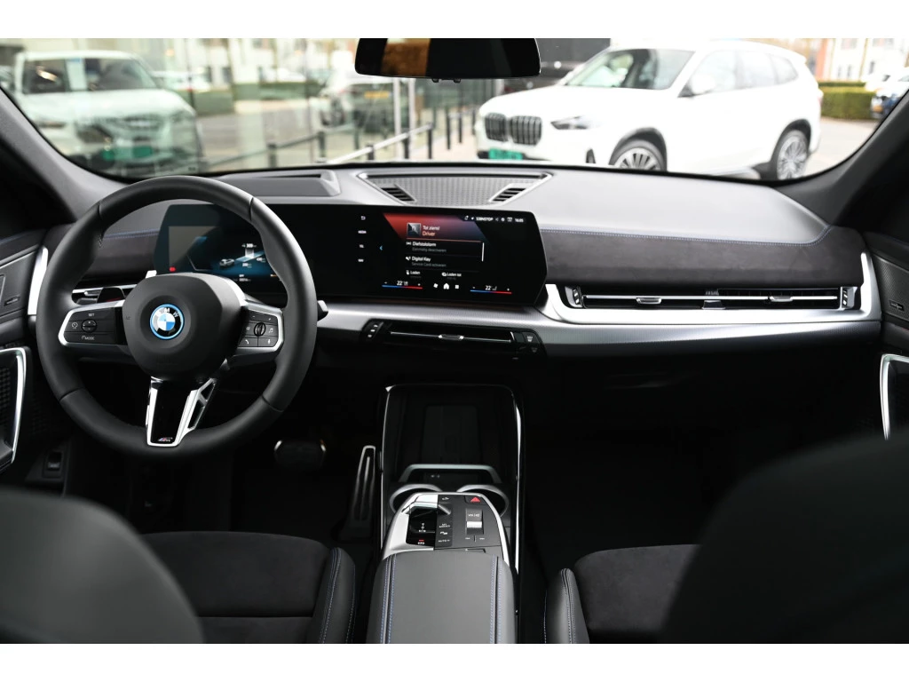 Hoofdafbeelding BMW iX2