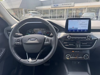 Ford Kuga 2.5 PHEV Titanium 225pk Stoelverwarming | Navigatie | 18 inch velgen | All season banden