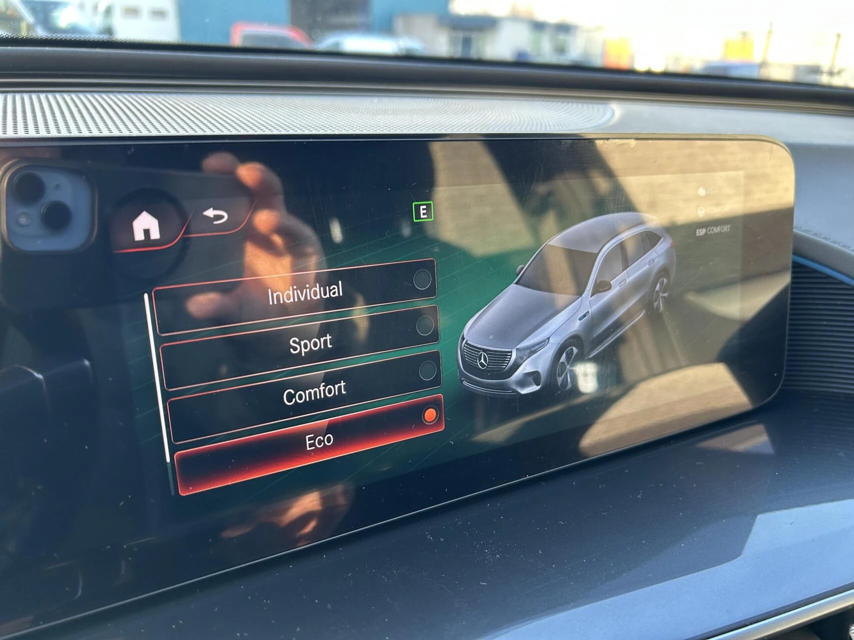 Hoofdafbeelding Mercedes-Benz EQC