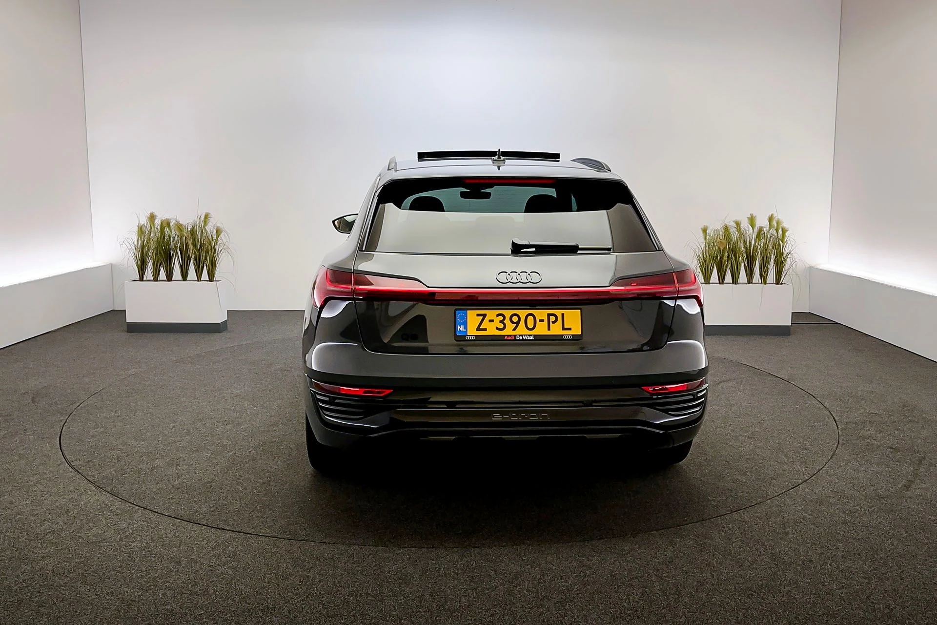 Hoofdafbeelding Audi Q8 e-tron