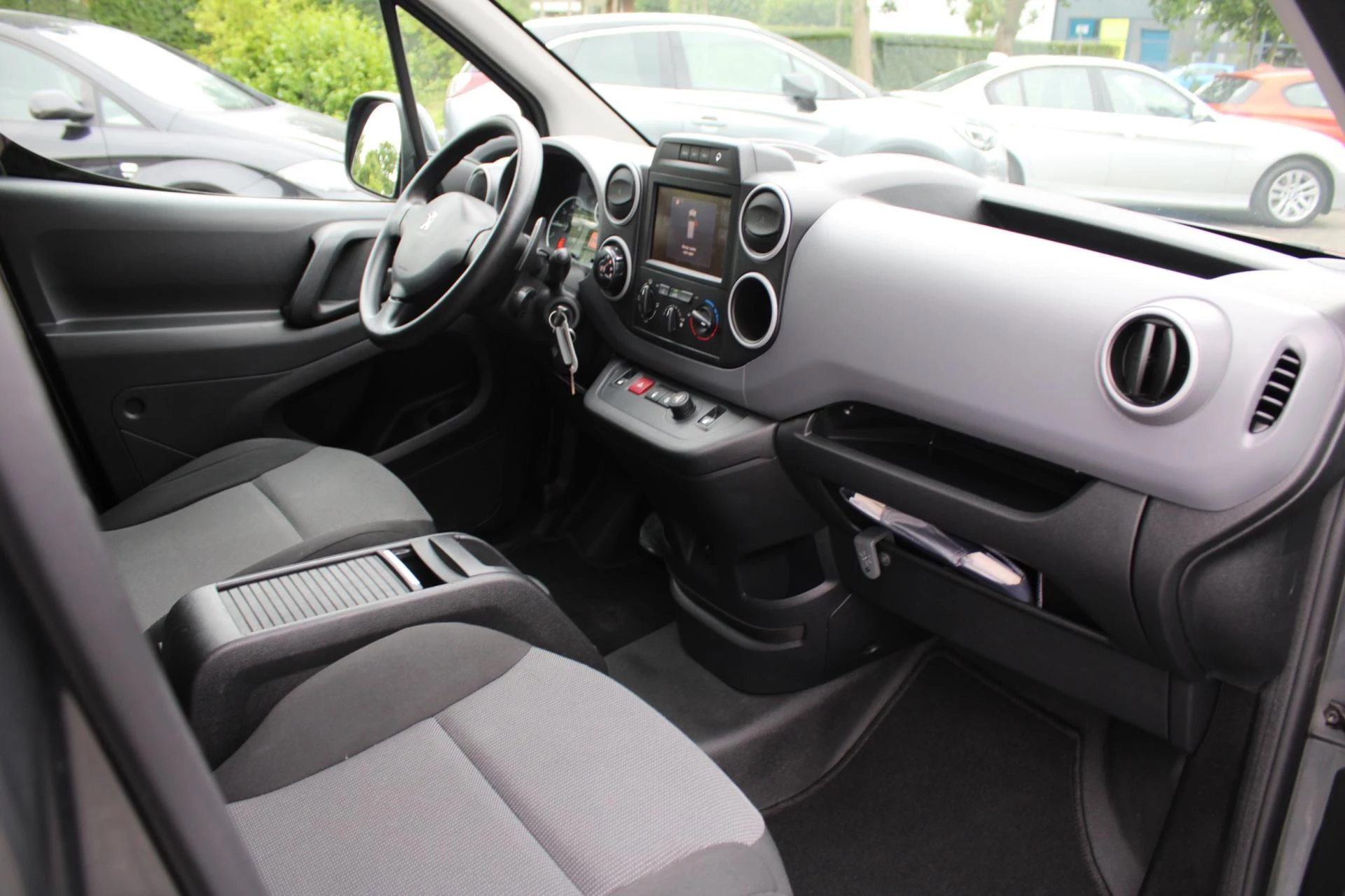 Hoofdafbeelding Peugeot Partner