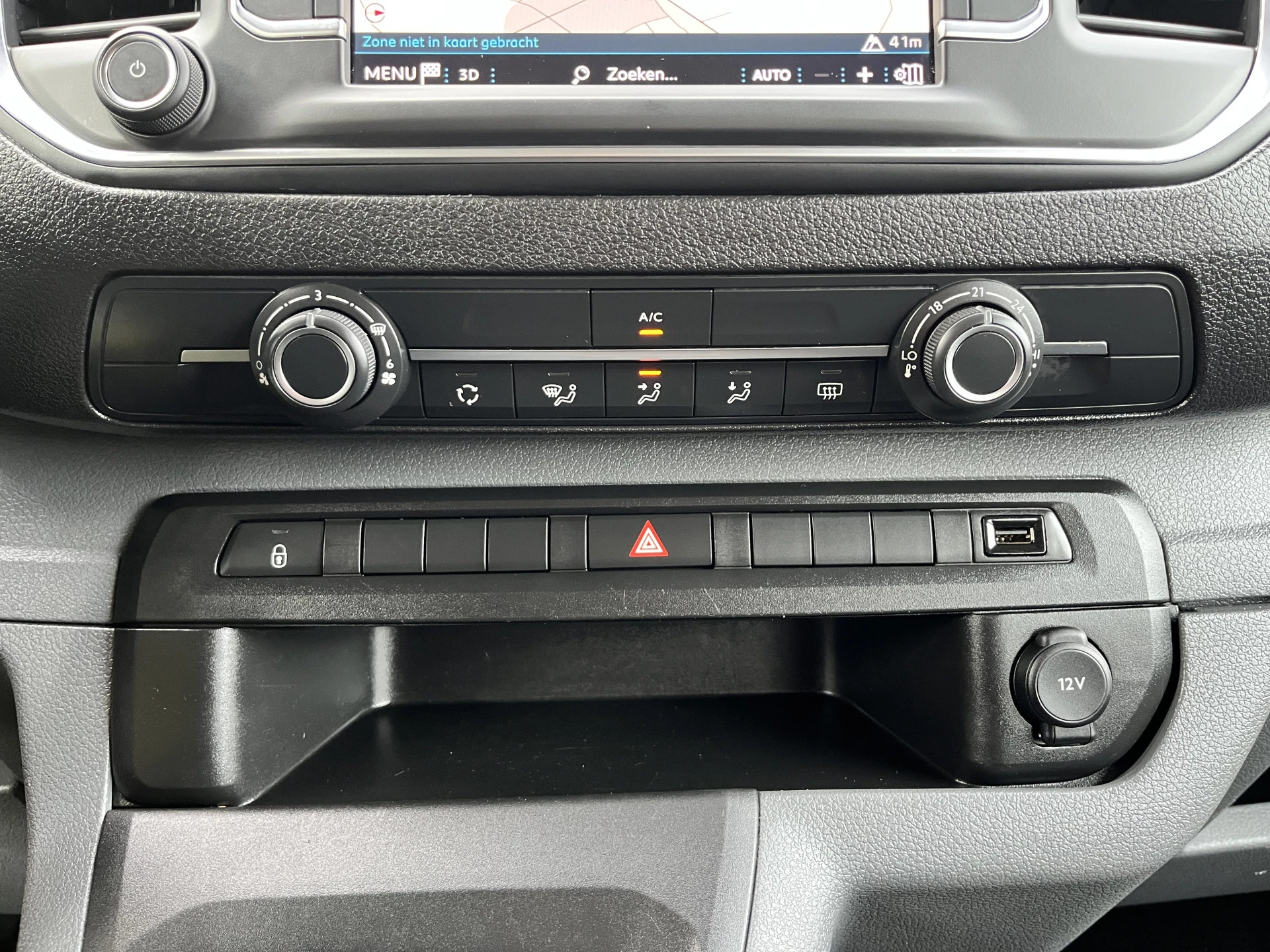 Hoofdafbeelding Peugeot Traveller