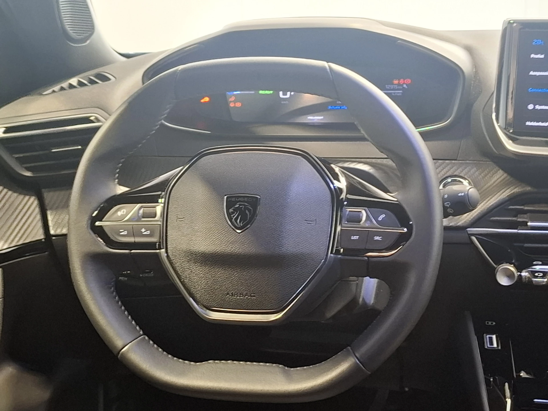 Hoofdafbeelding Peugeot e-2008