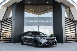 BMW M5 5-serie Touring - M Performance Pakket | Panorama | B&W | Carbon | Elek. Trekhaak | 360 Camera