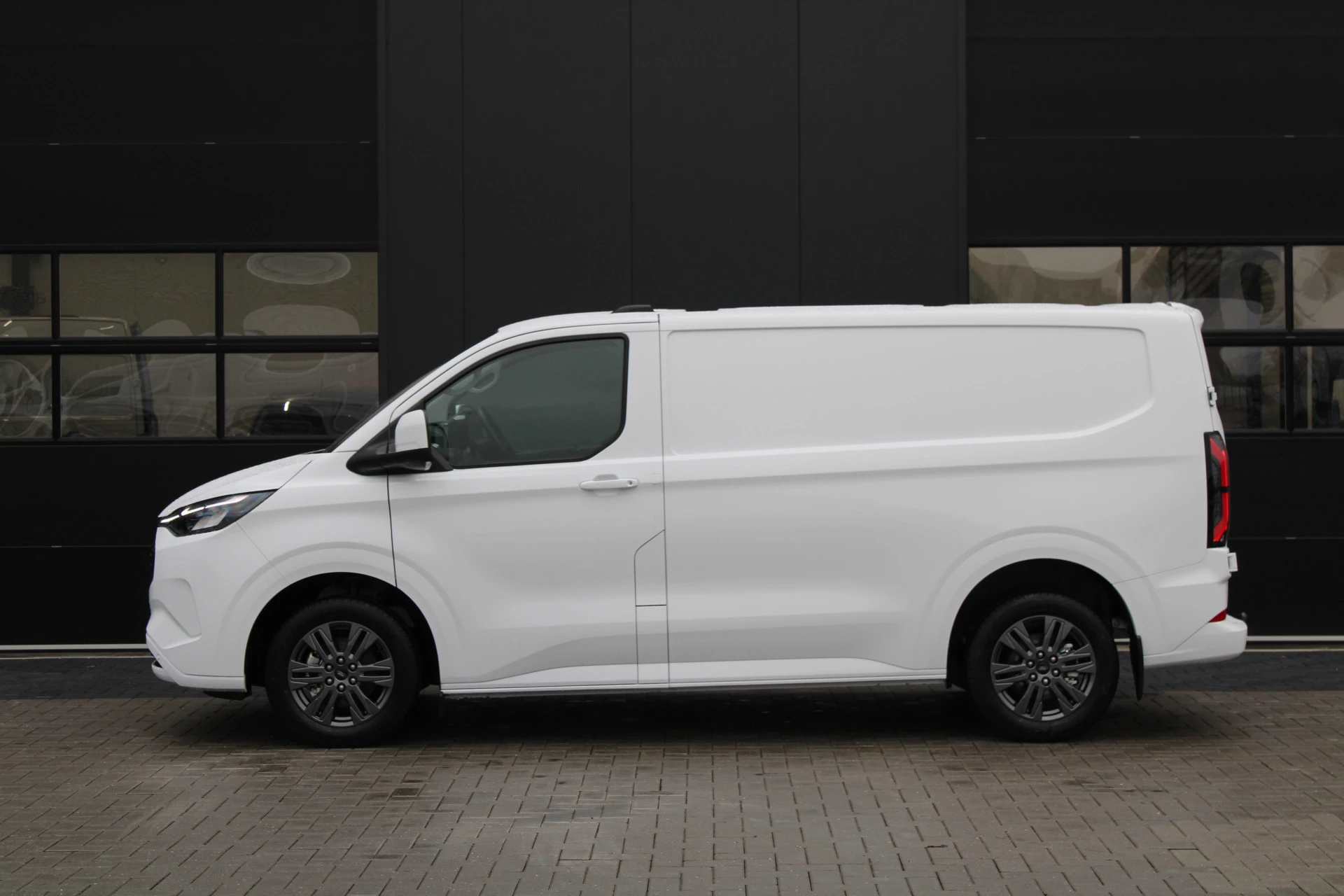 Hoofdafbeelding Ford E-Transit