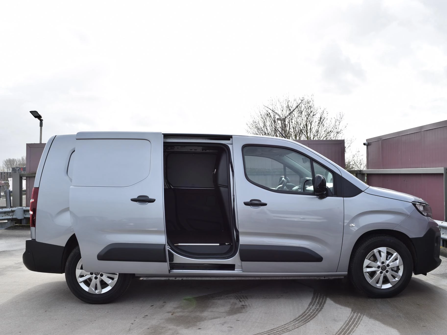 Hoofdafbeelding Peugeot e-Partner