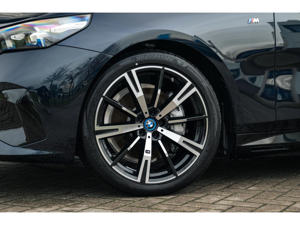 Hoofdafbeelding BMW i5