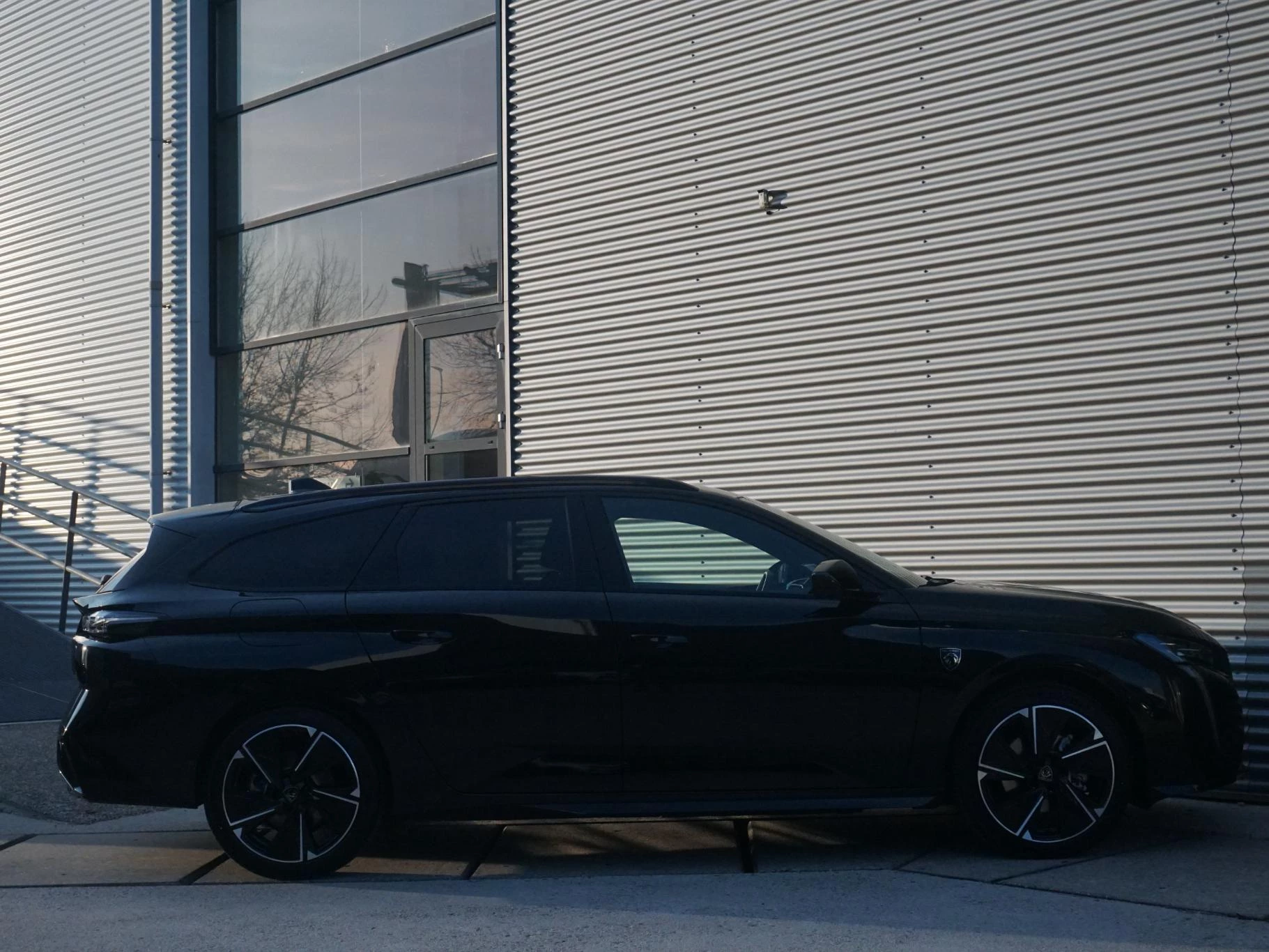 Hoofdafbeelding Peugeot e-308