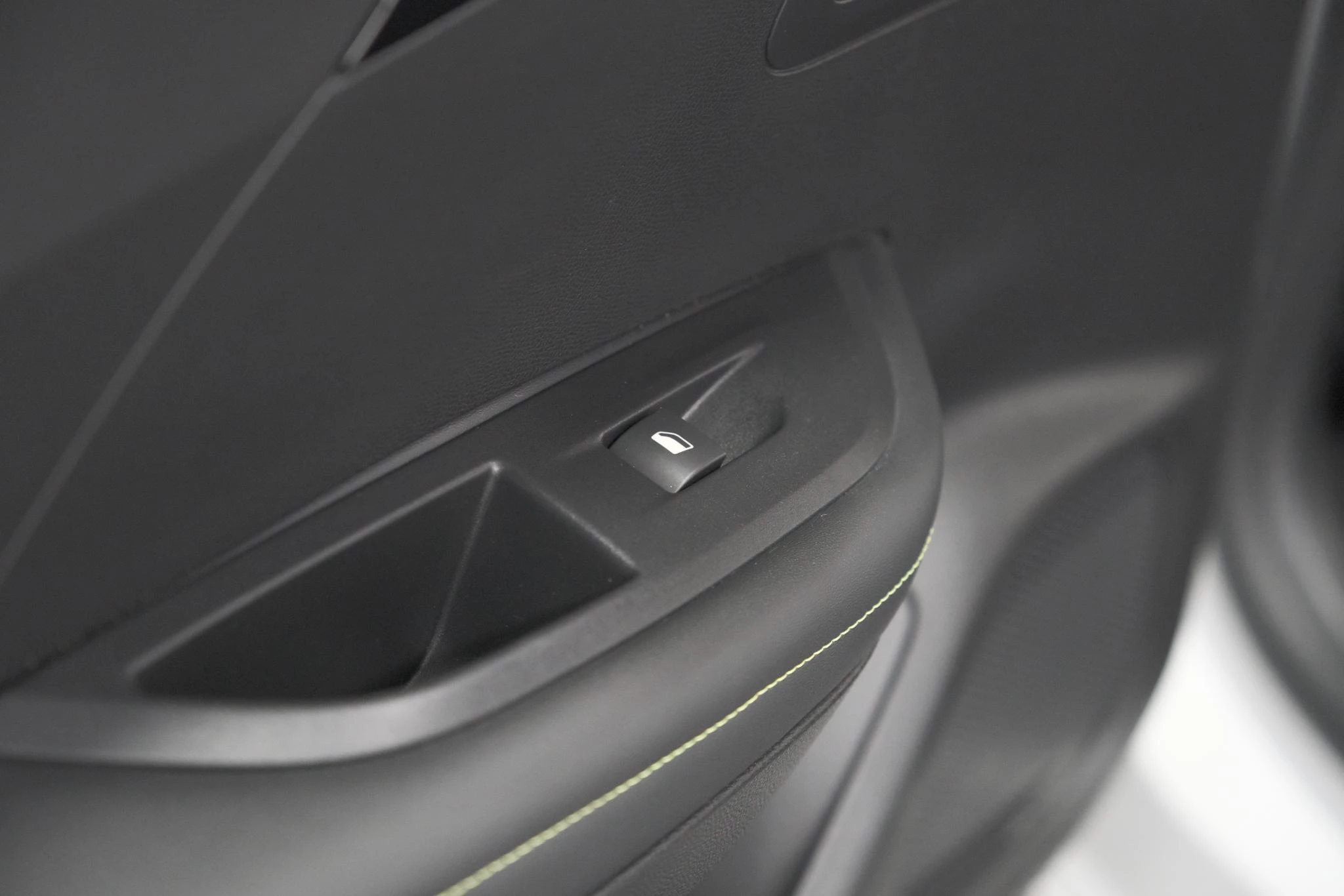 Hoofdafbeelding Peugeot e-2008