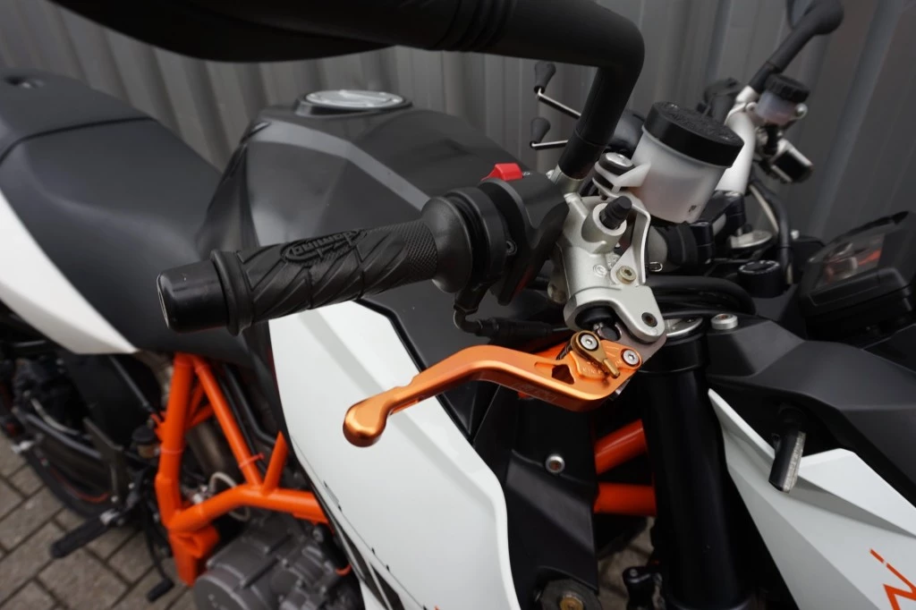 Hoofdafbeelding KTM 990