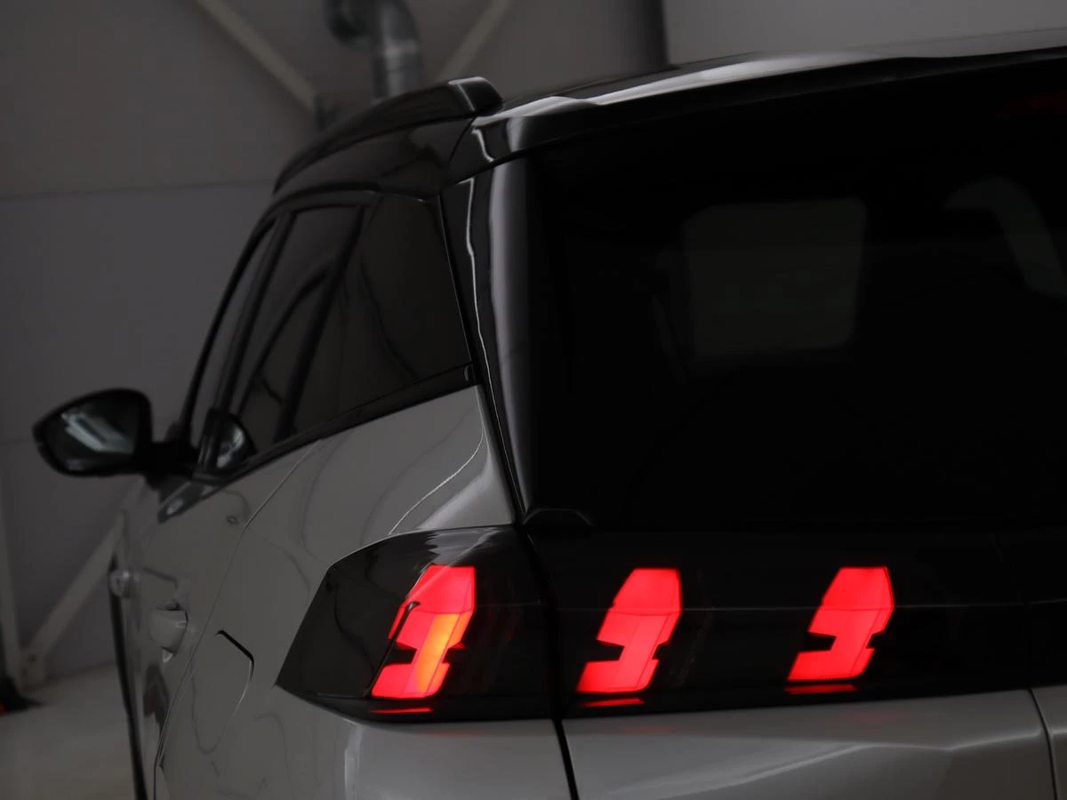 Hoofdafbeelding Peugeot e-2008