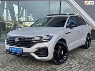Volkswagen Touareg 3.0 TSi 4MOTION R 463pk Luchtvering / Trekhaak / Massage Stoelen / 22 inc velgen