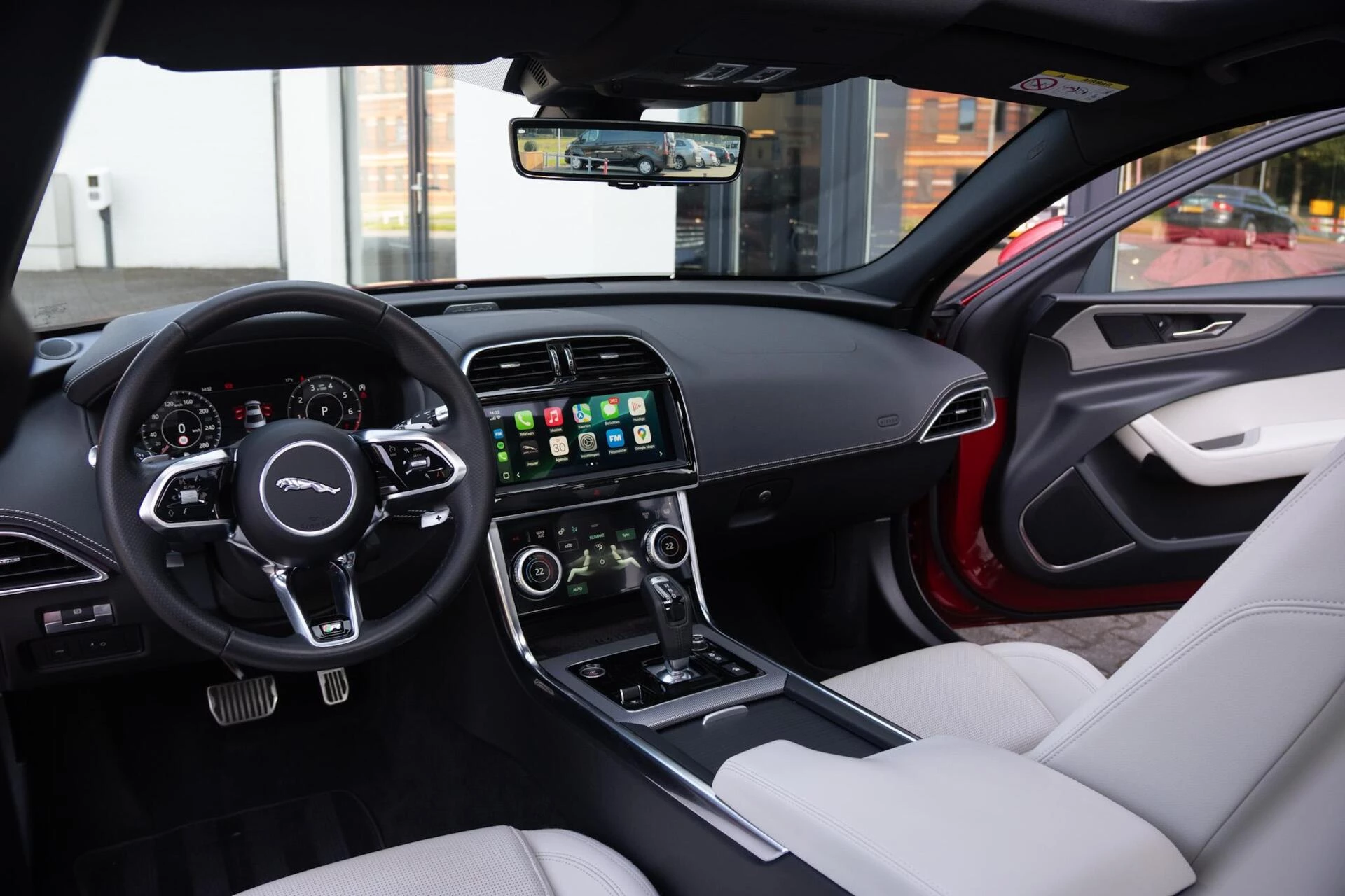 Hoofdafbeelding Jaguar XE