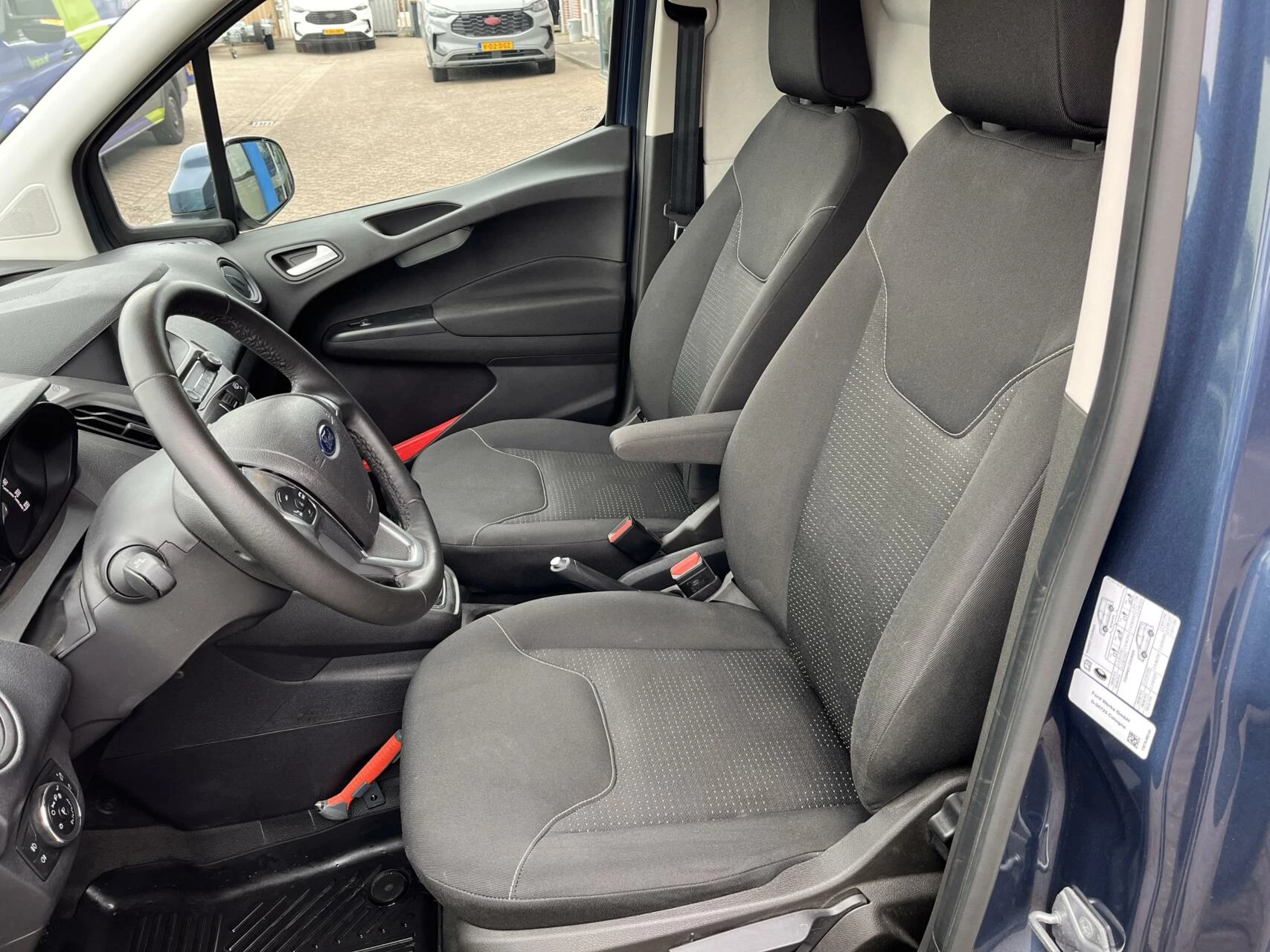 Hoofdafbeelding Ford Transit Courier