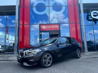 Hoofdafbeelding BMW 1 Serie BMW 1-serie 118i Edition Sport