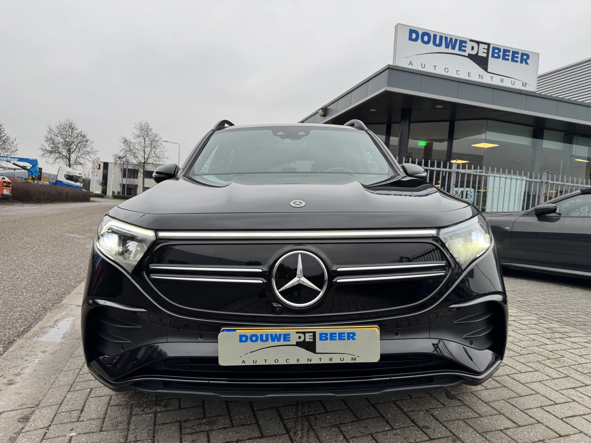 Hoofdafbeelding Mercedes-Benz EQB