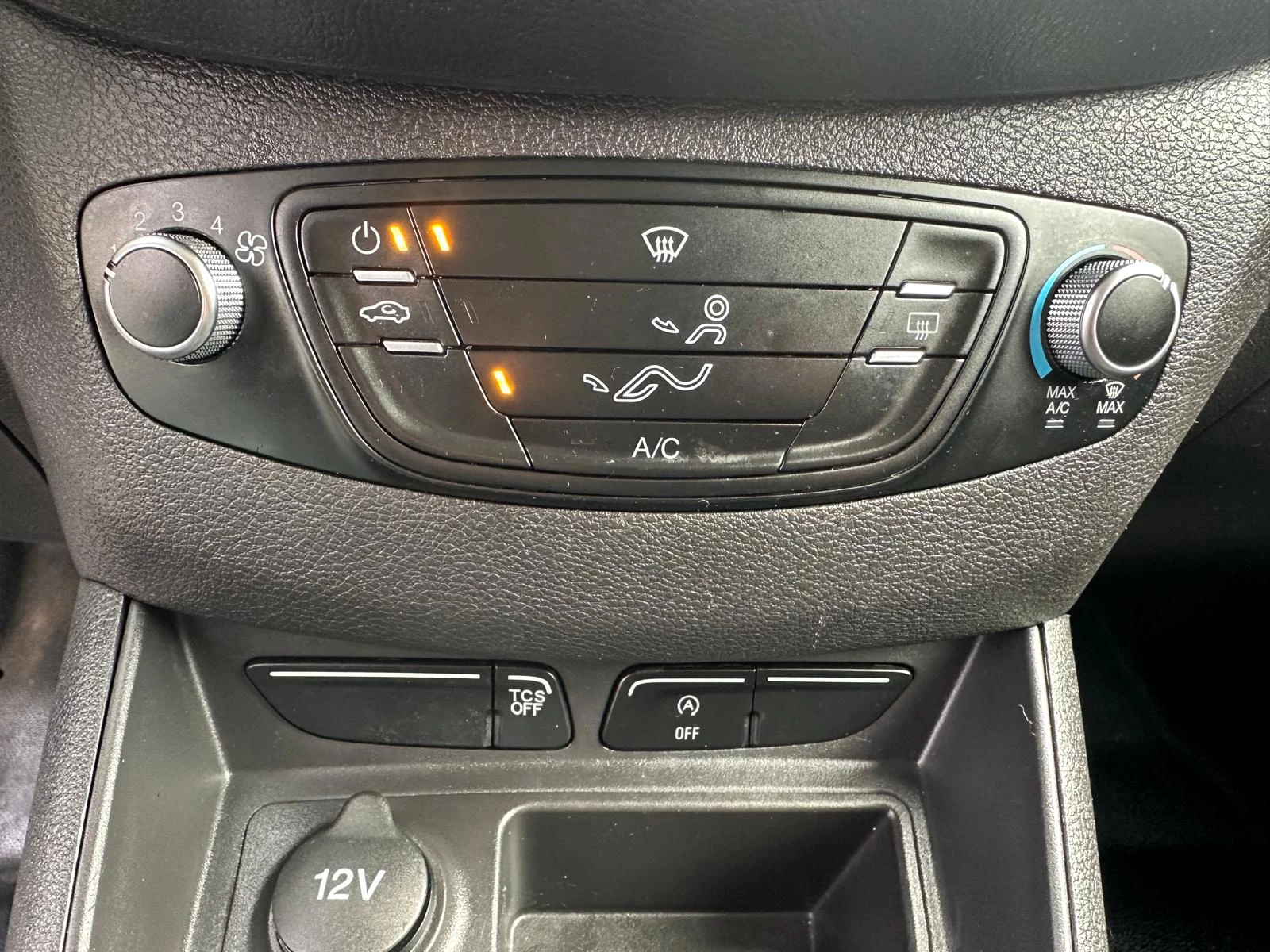 Hoofdafbeelding Ford Transit Courier