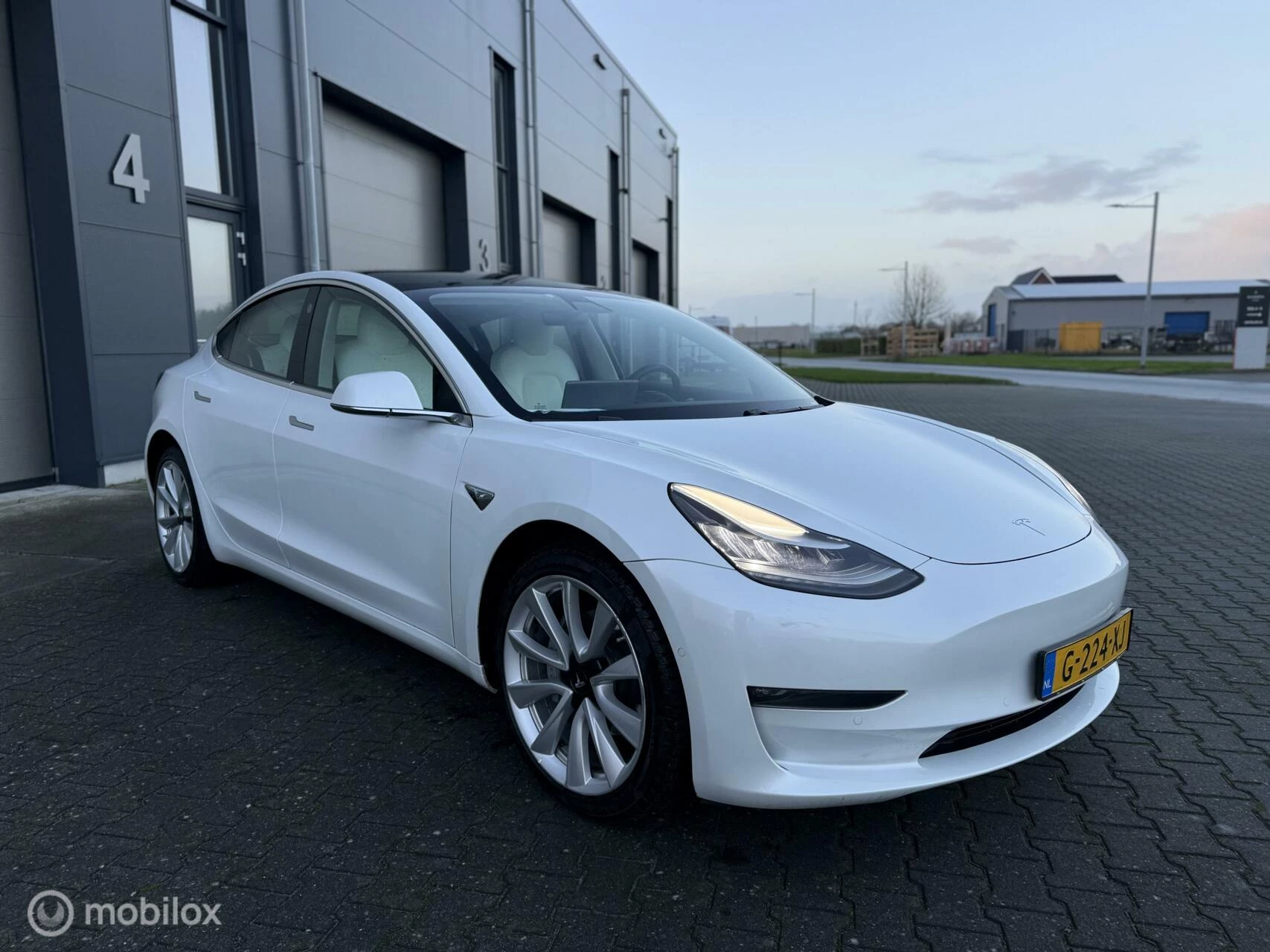 Hoofdafbeelding Tesla Model 3