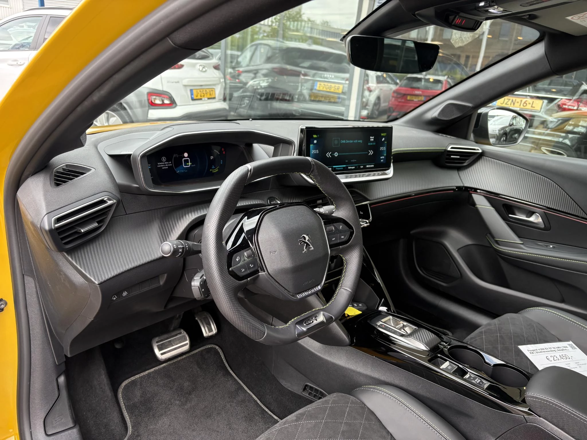 Hoofdafbeelding Peugeot e-208