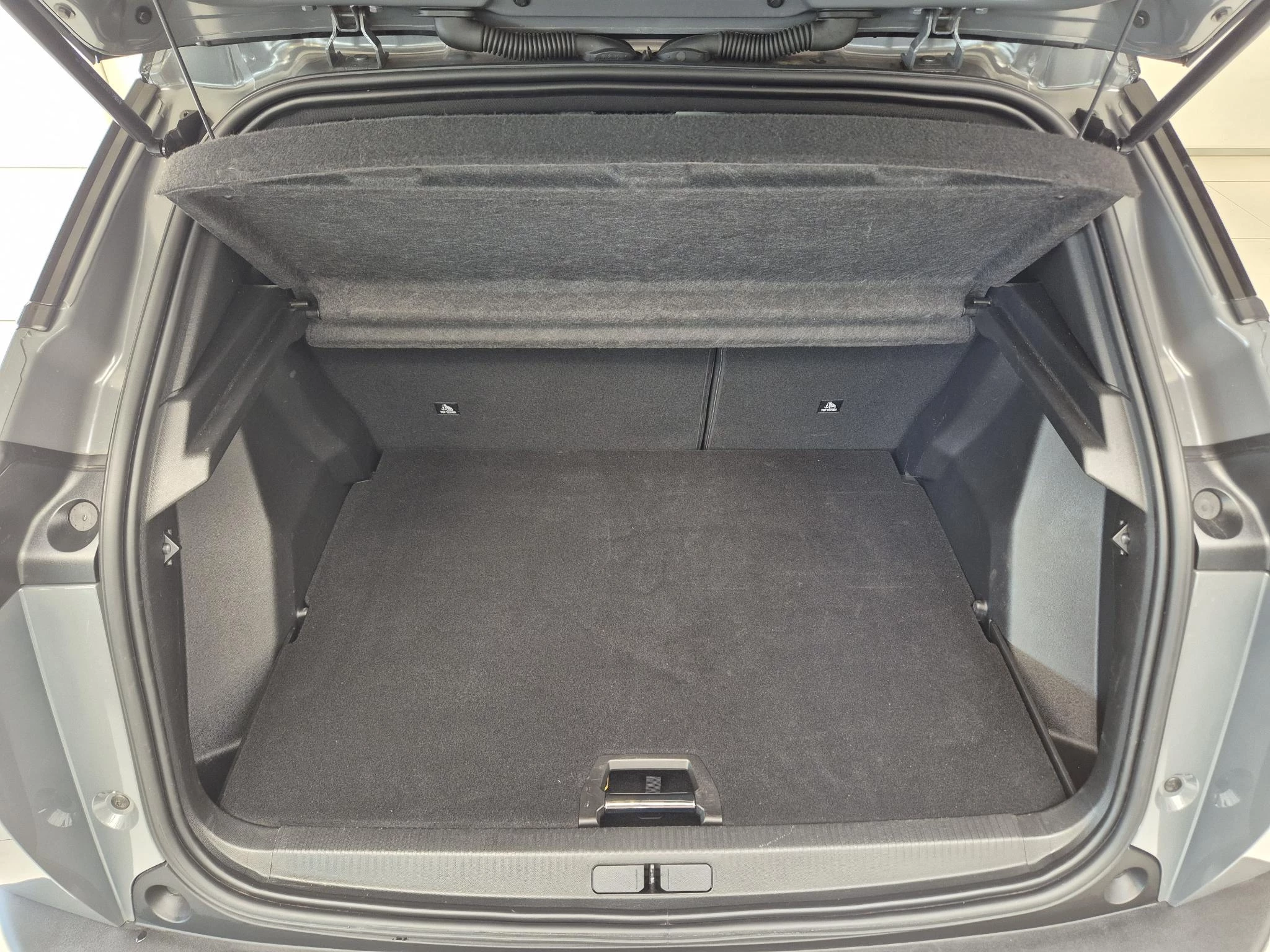 Hoofdafbeelding Peugeot e-2008