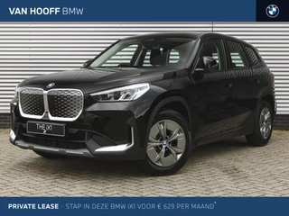 BMW iX1 eDrive20 / Trekhaak / Achteruitrijcamera / Stoelverwarming / Parking Assistant / Stuurverwarming