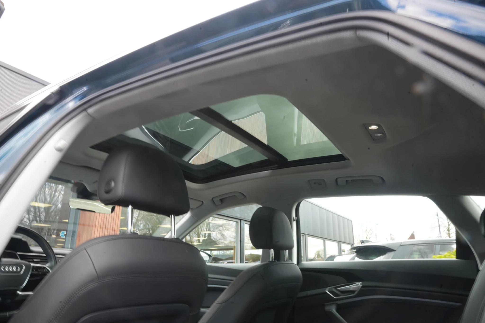 Hoofdafbeelding Audi e-tron