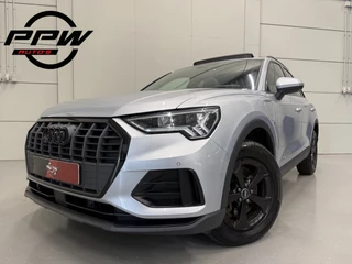 Audi Q3 45 TFSI e Edition PANO/TREKHAAK/LEER-SPORT/MEMORY/ACC/MATRIX/SFEER/KEYLESS/CARPLAY/EL.A.KLEP/DONKERE-HEMEL/BLACK-OPTIC/FLORETTSILBER/VOLLEDIG AUDI DEALER HISTORIE