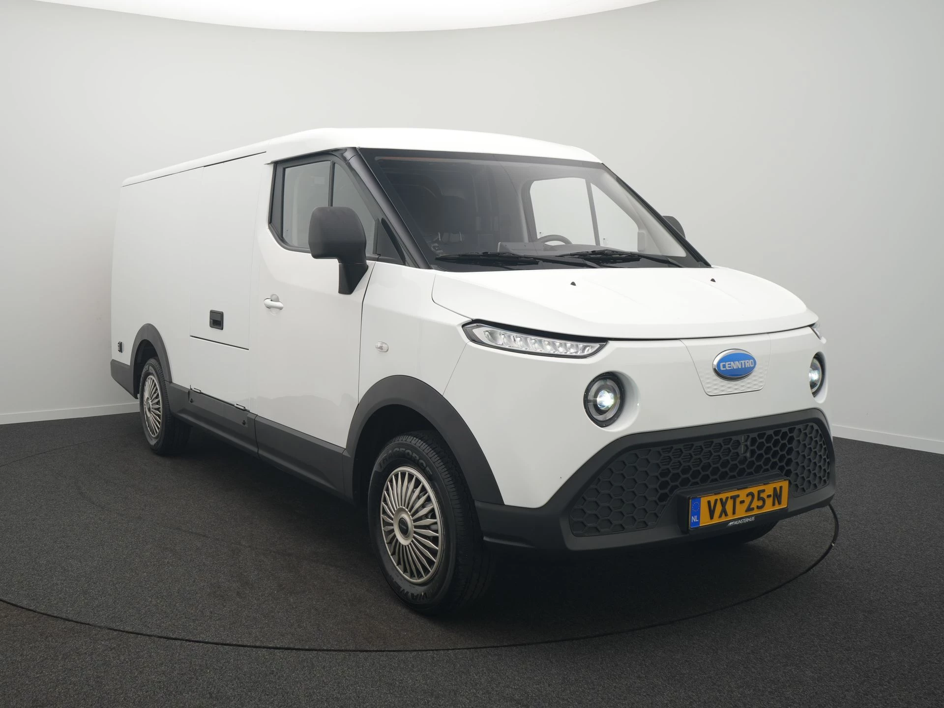 Hoofdafbeelding Cenntro Logistar 260