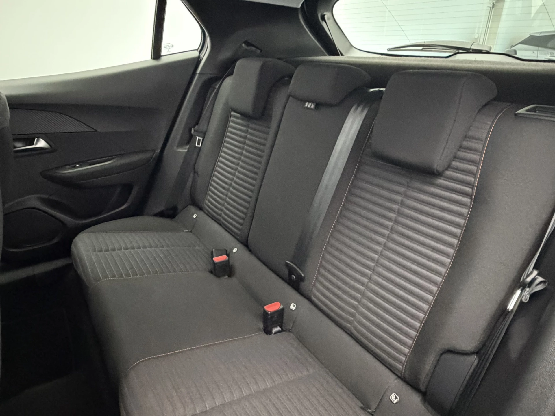 Hoofdafbeelding Peugeot e-2008