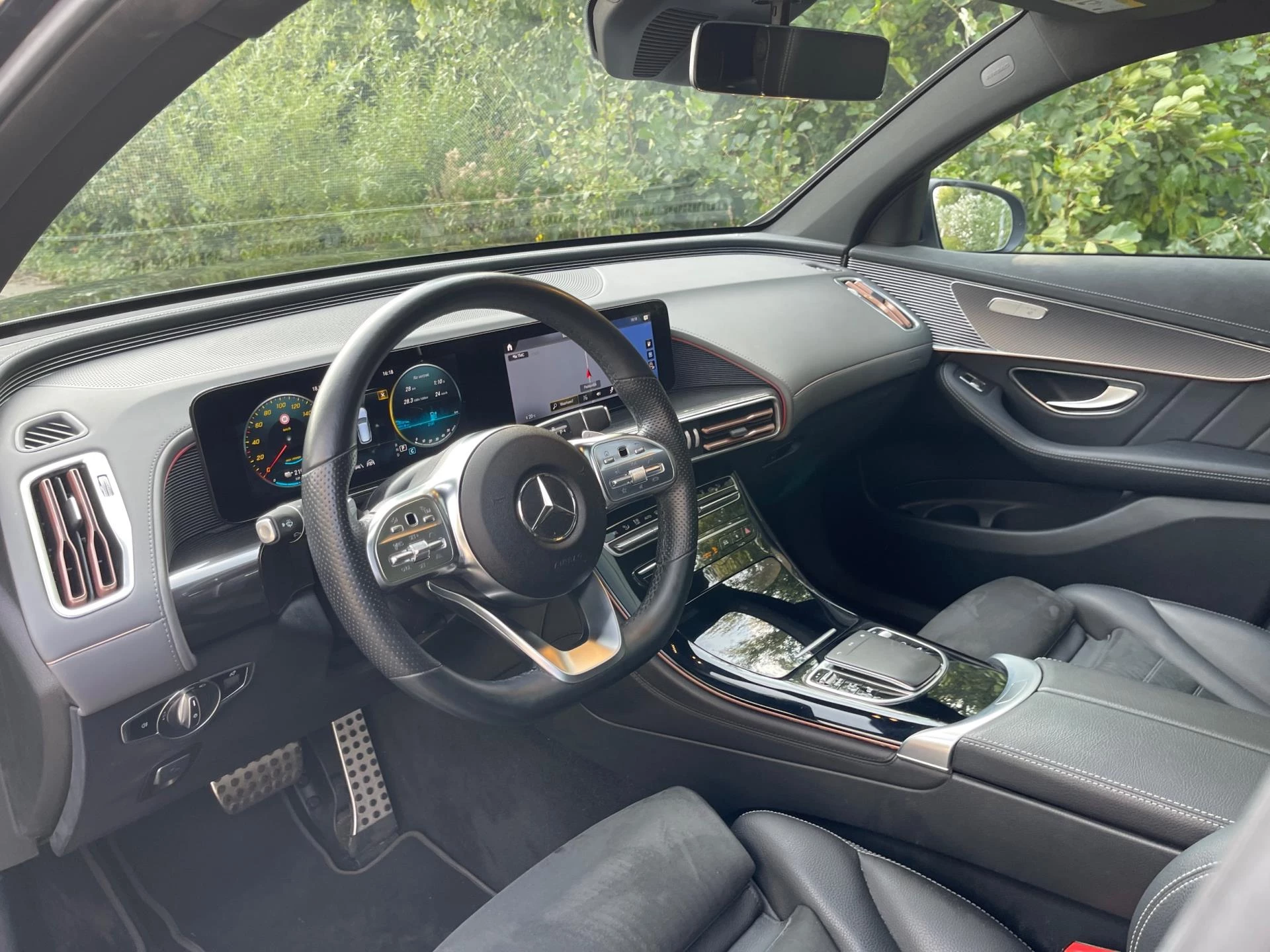 Hoofdafbeelding Mercedes-Benz EQC