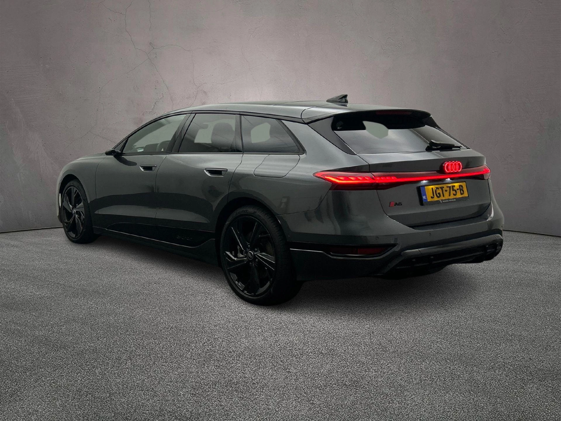 Hoofdafbeelding Audi A6 Avant e-tron