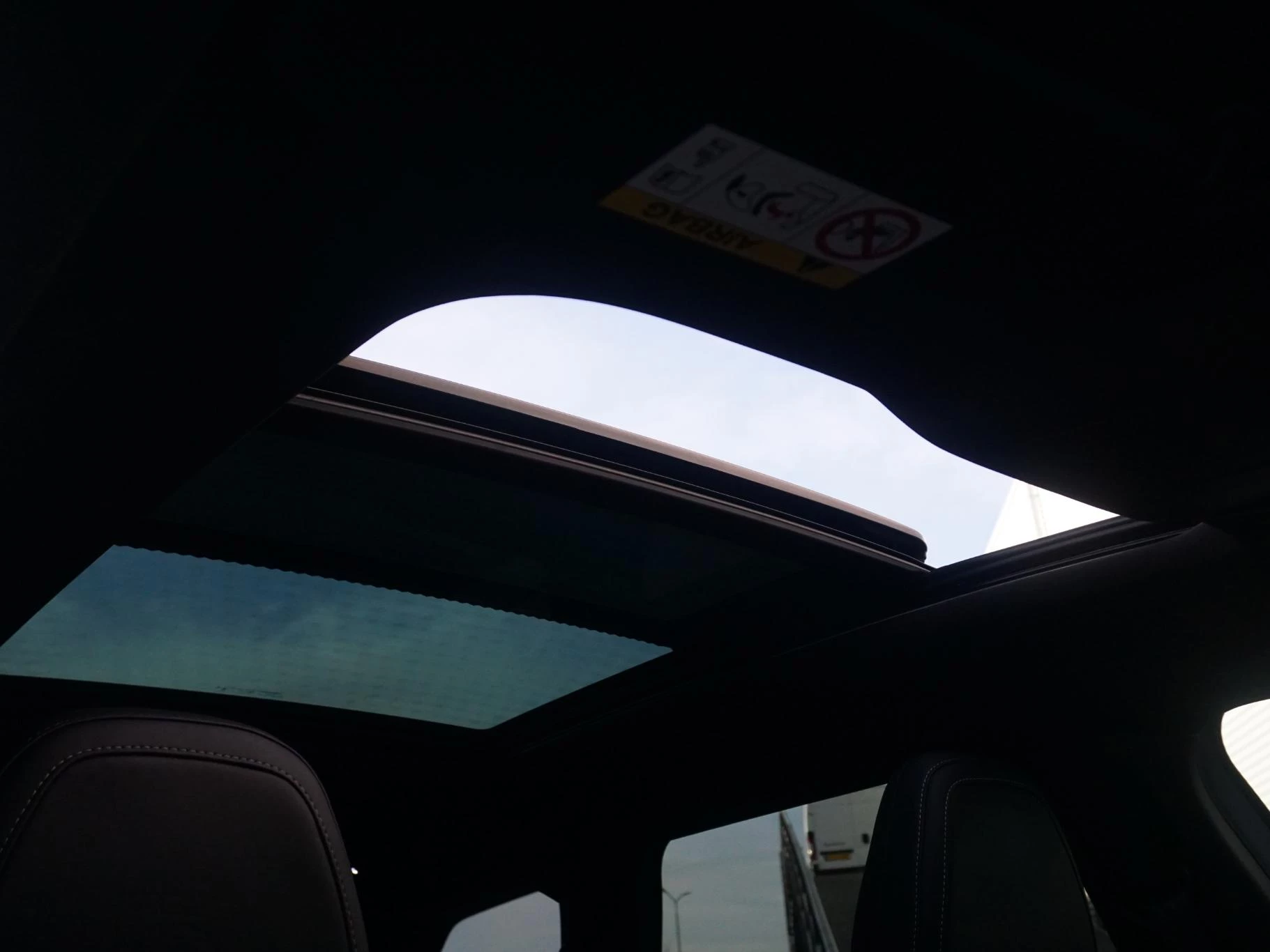 Hoofdafbeelding Peugeot e-5008