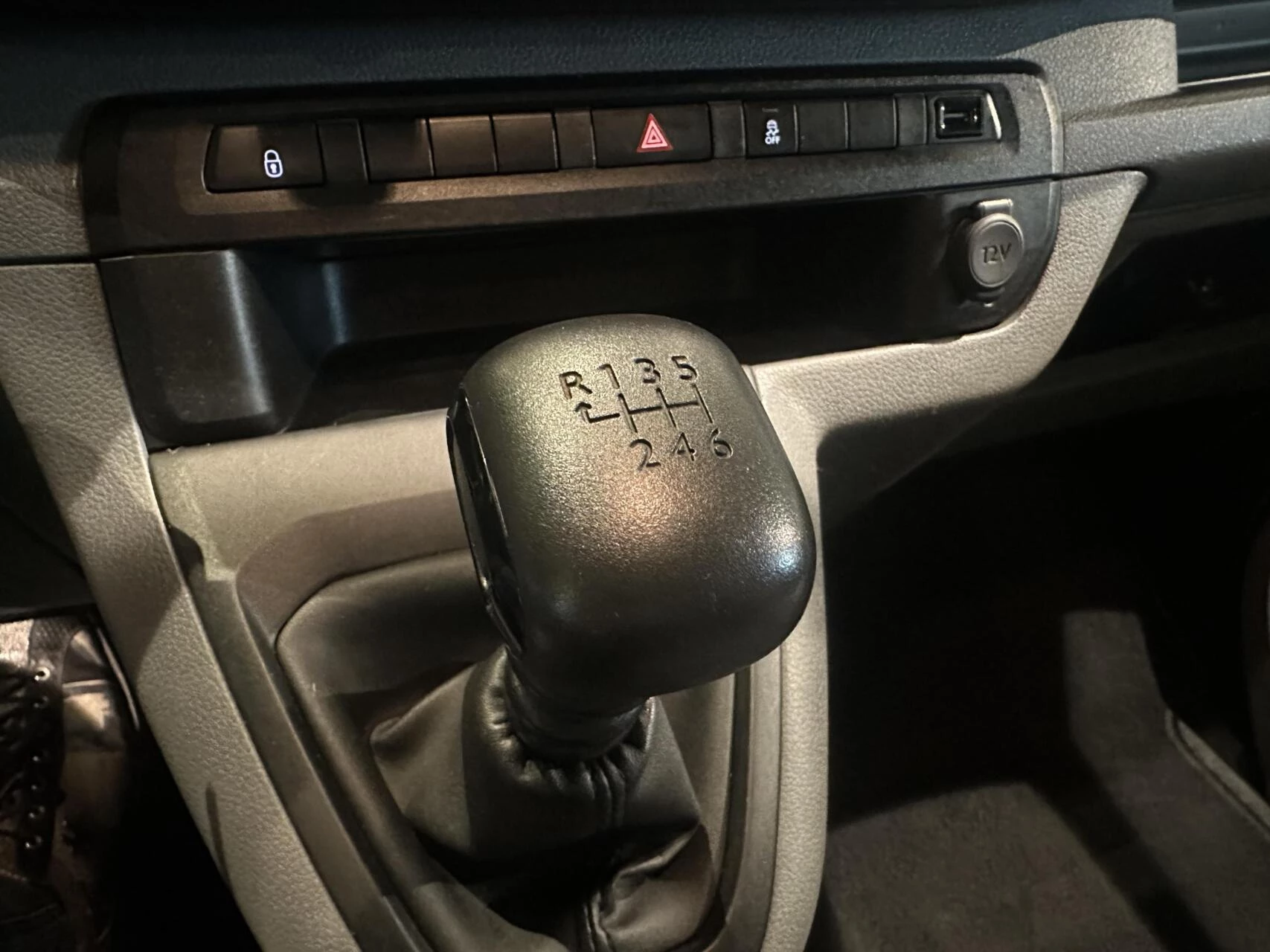 Hoofdafbeelding Peugeot Traveller