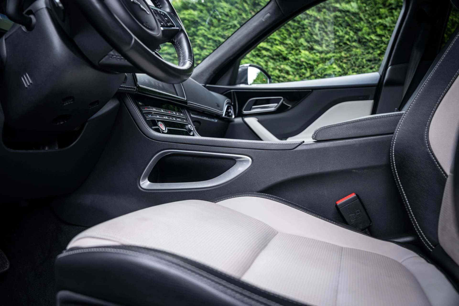 Hoofdafbeelding Jaguar F-PACE