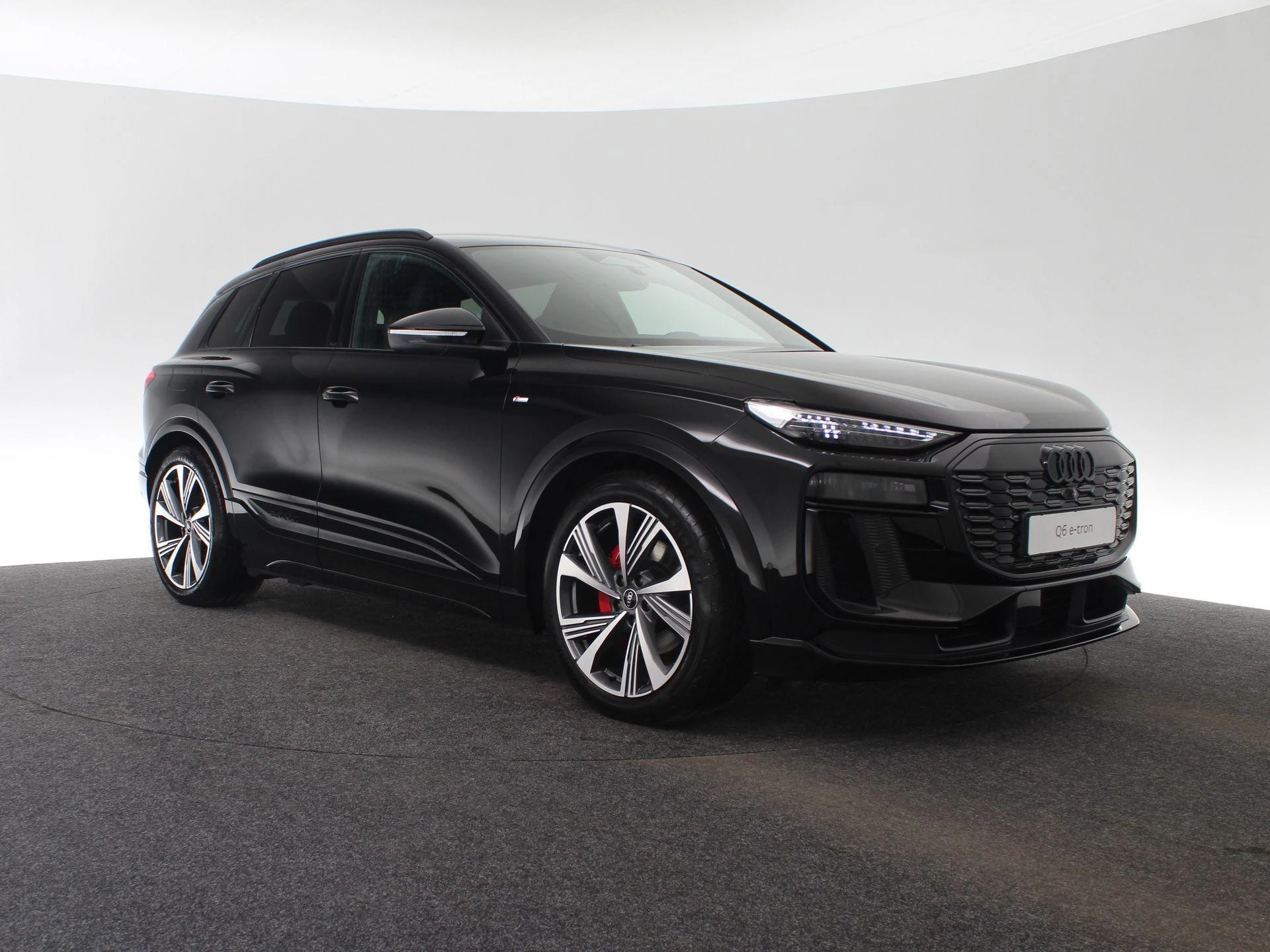 Hoofdafbeelding Audi Q6 e-tron