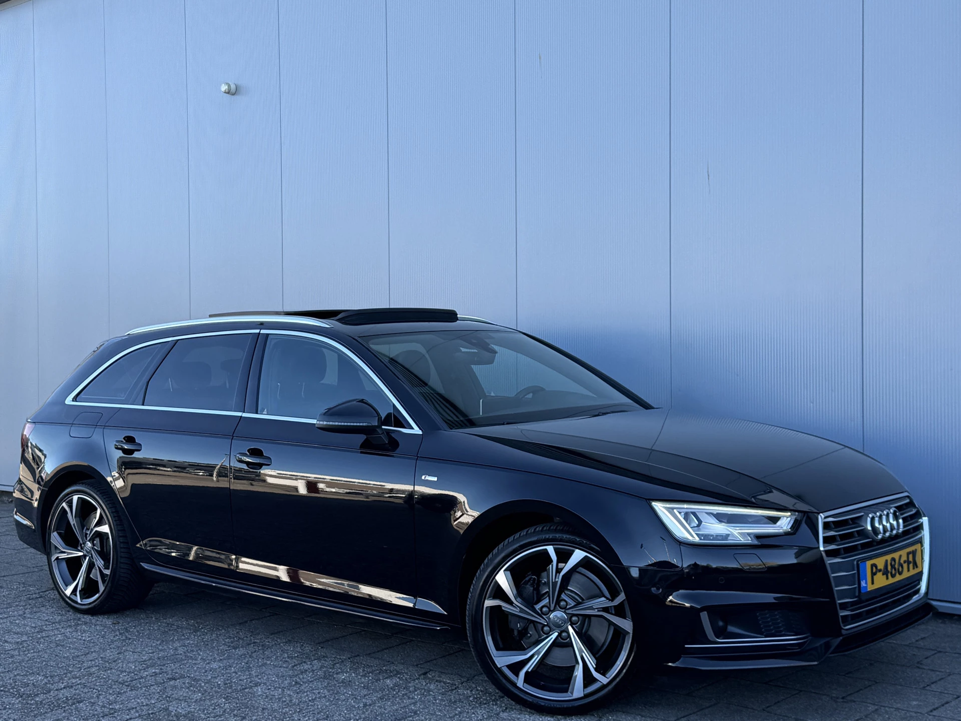 Hoofdafbeelding Audi A4