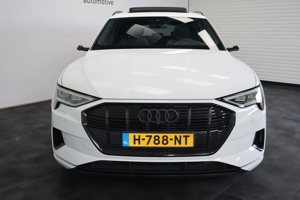 Hoofdafbeelding Audi e-tron