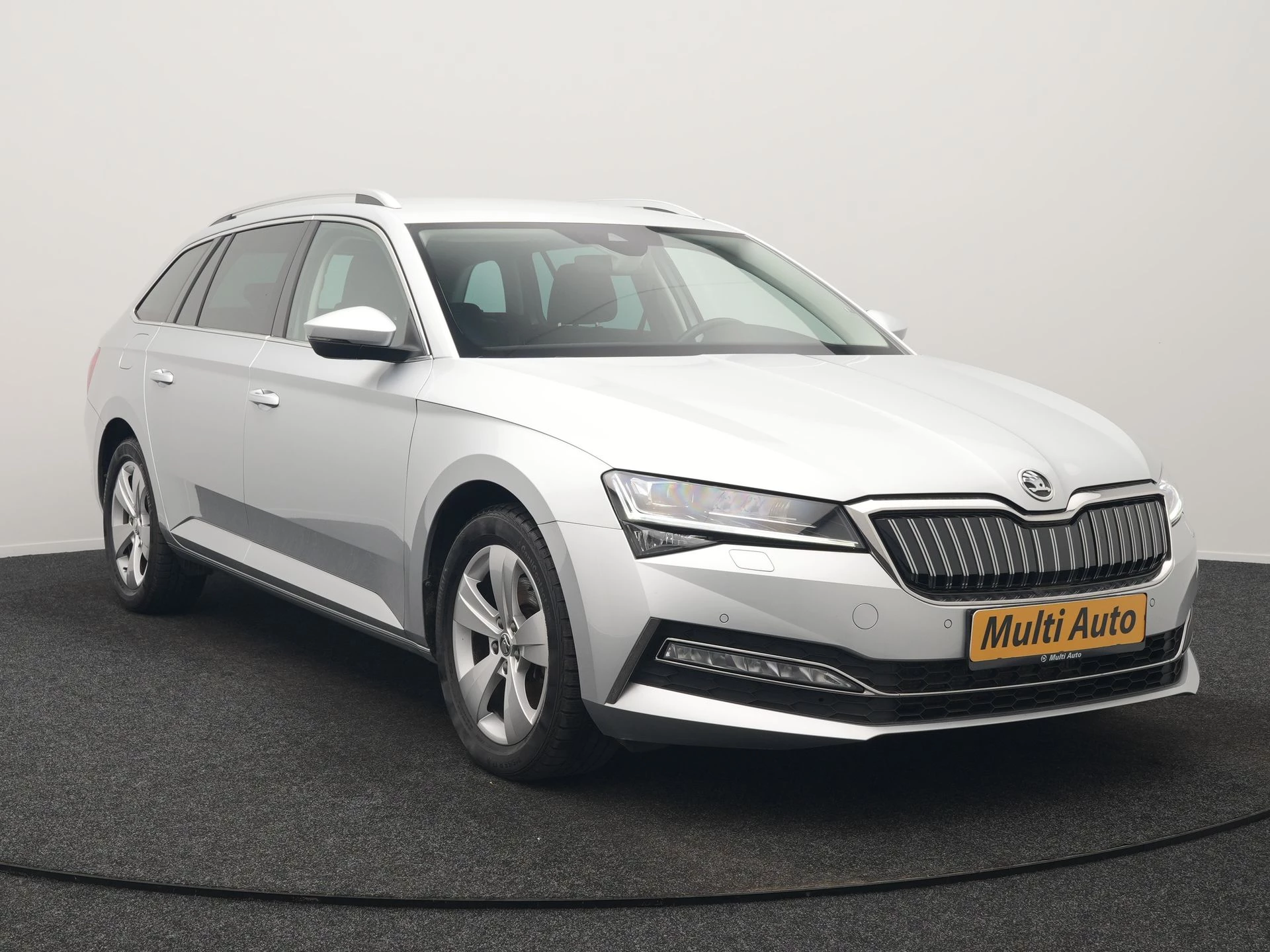 Hoofdafbeelding Škoda Superb
