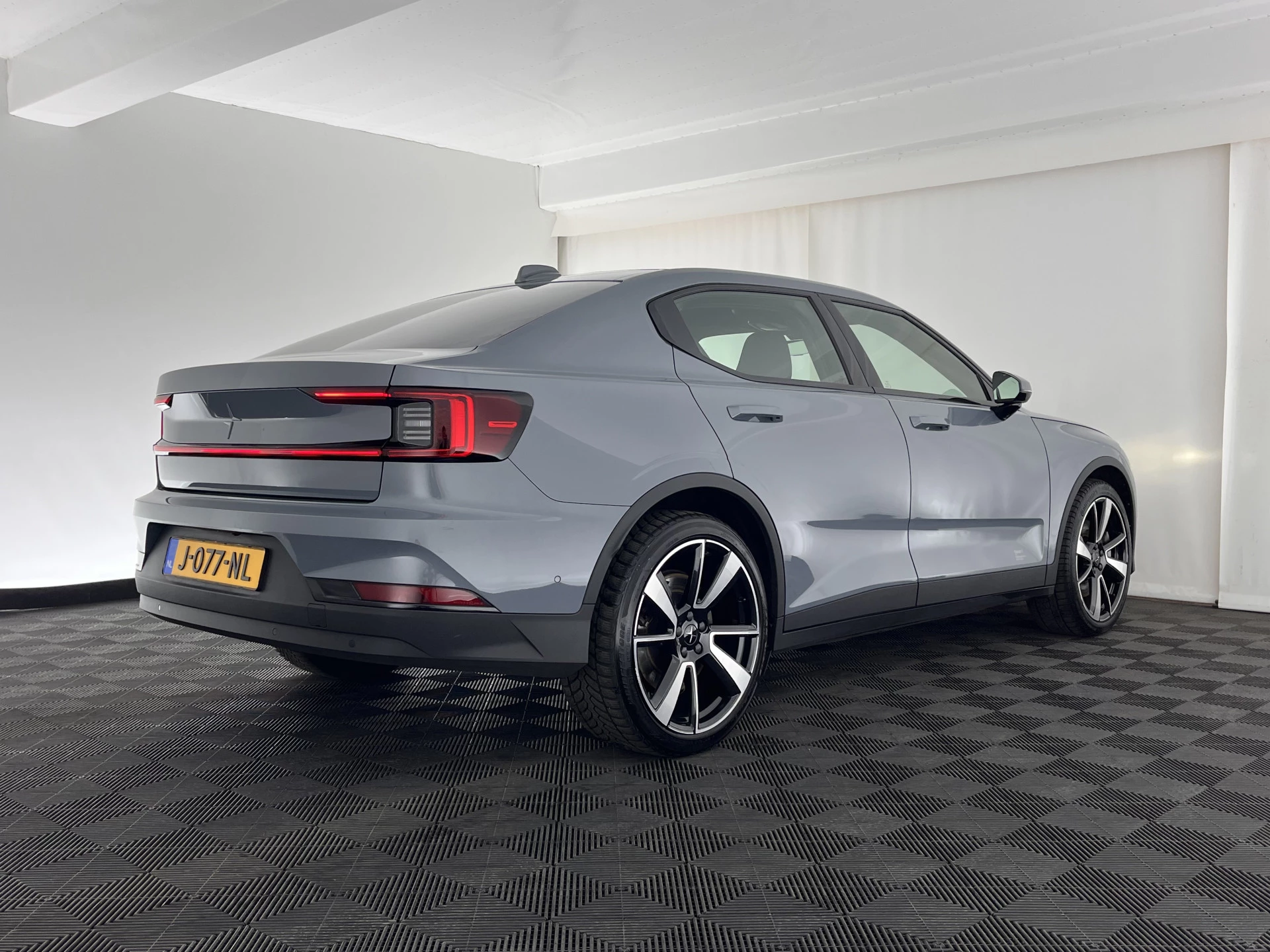 Hoofdafbeelding Polestar 2