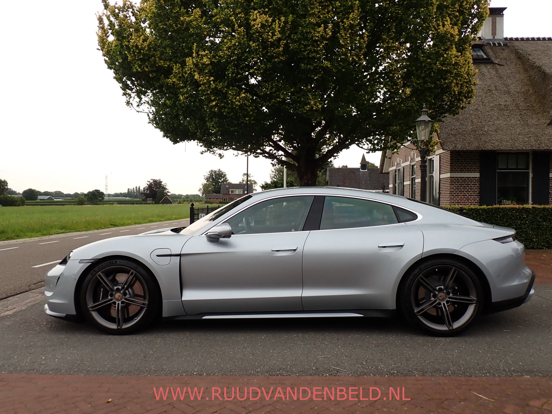 Hoofdafbeelding Porsche Taycan