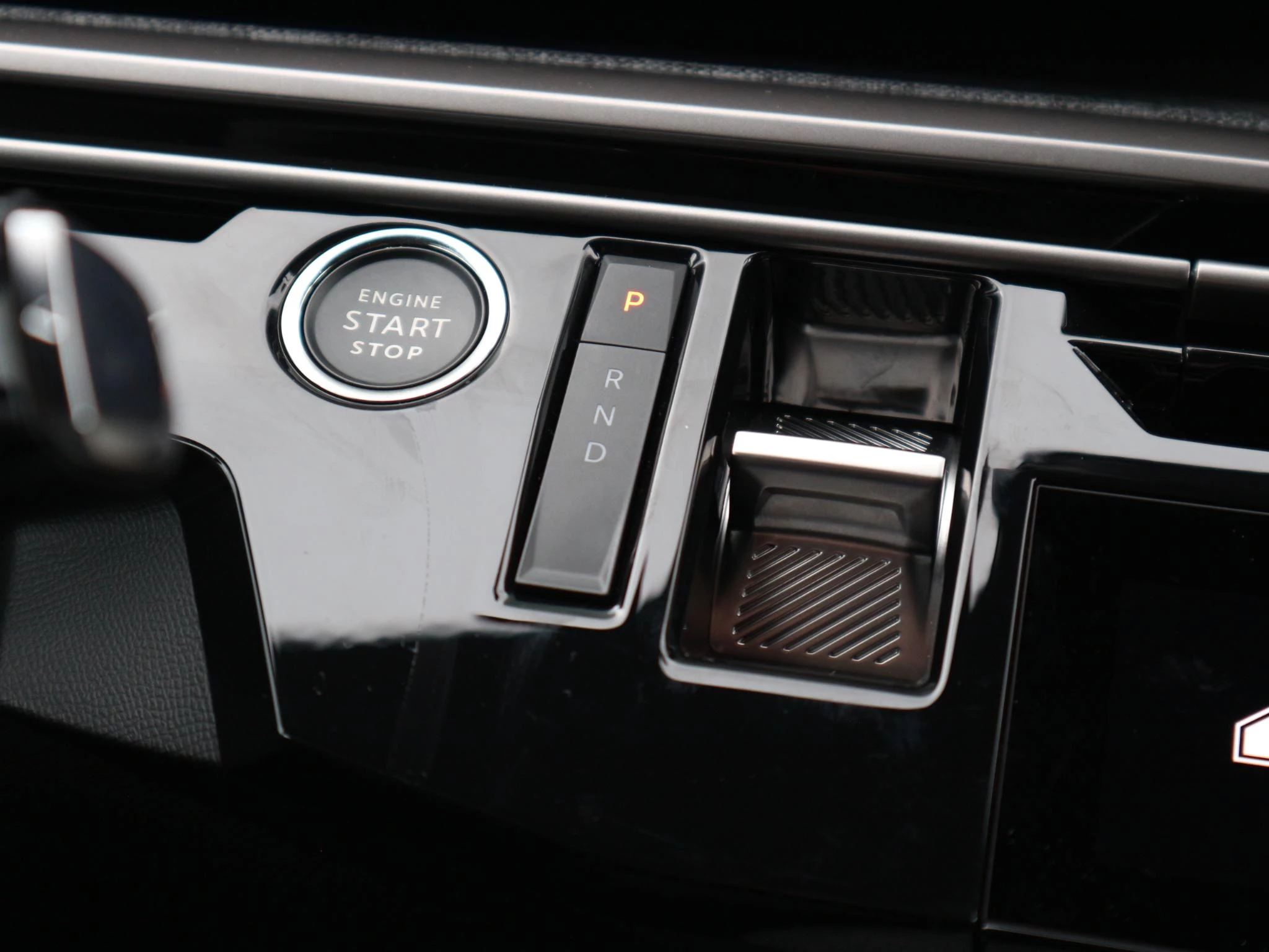 Hoofdafbeelding Peugeot e-3008