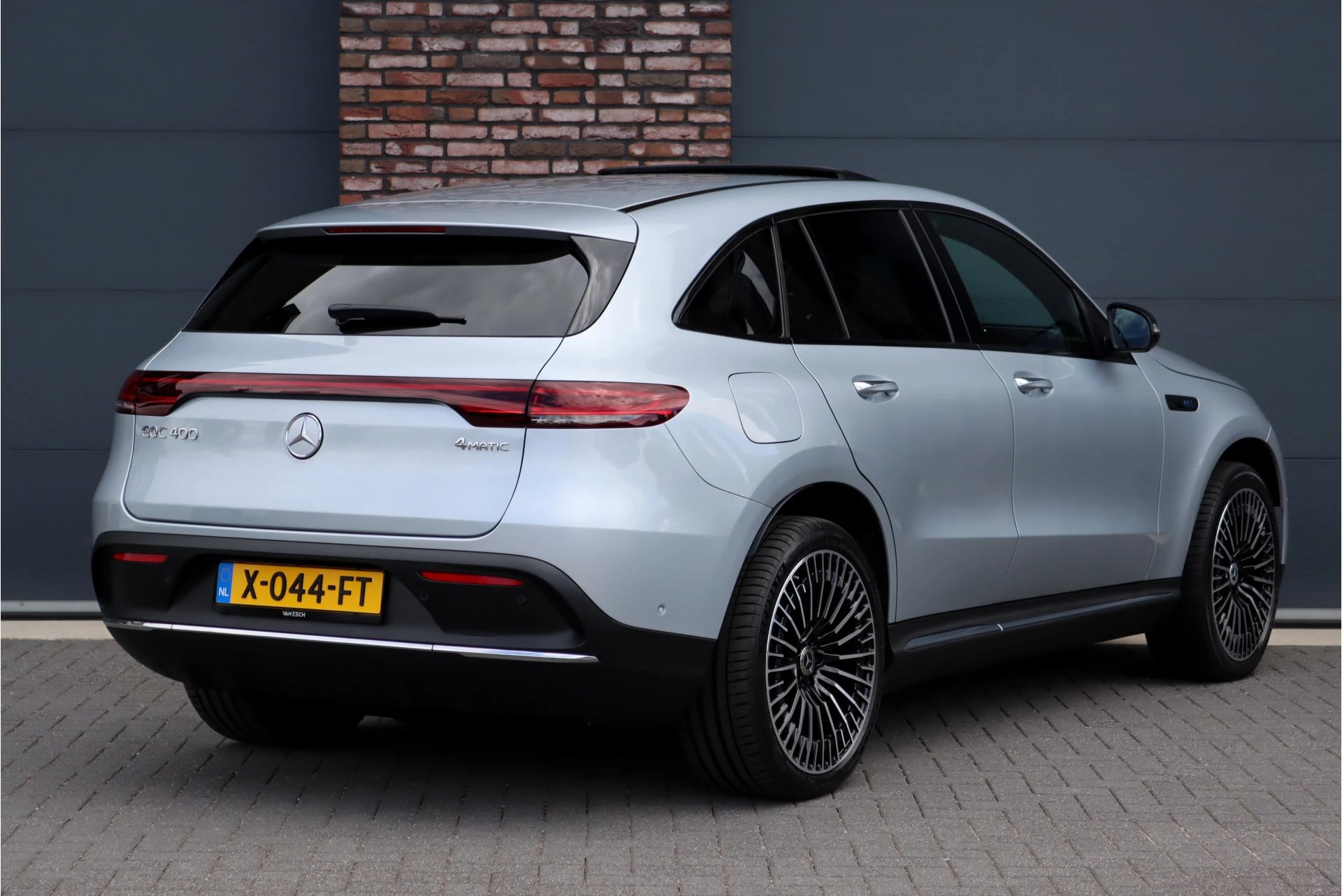 Hoofdafbeelding Mercedes-Benz EQC