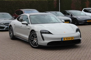 Porsche Taycan Performance 84 kWh / SoH 92% / Panoramadak / Camera / Luchtvering / 20'' / Leder / Stoelverwarming / DAB / ACC