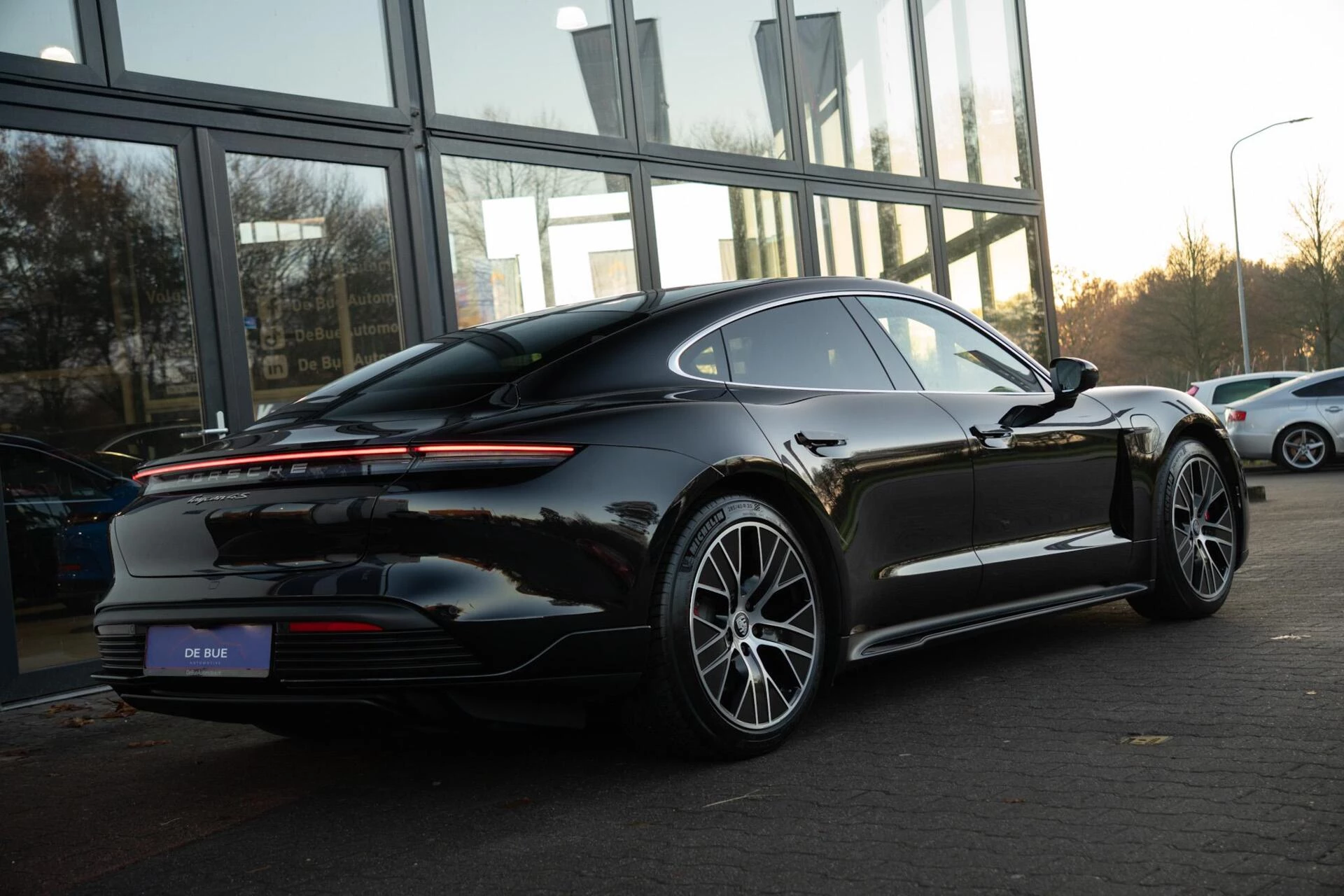 Hoofdafbeelding Porsche Taycan