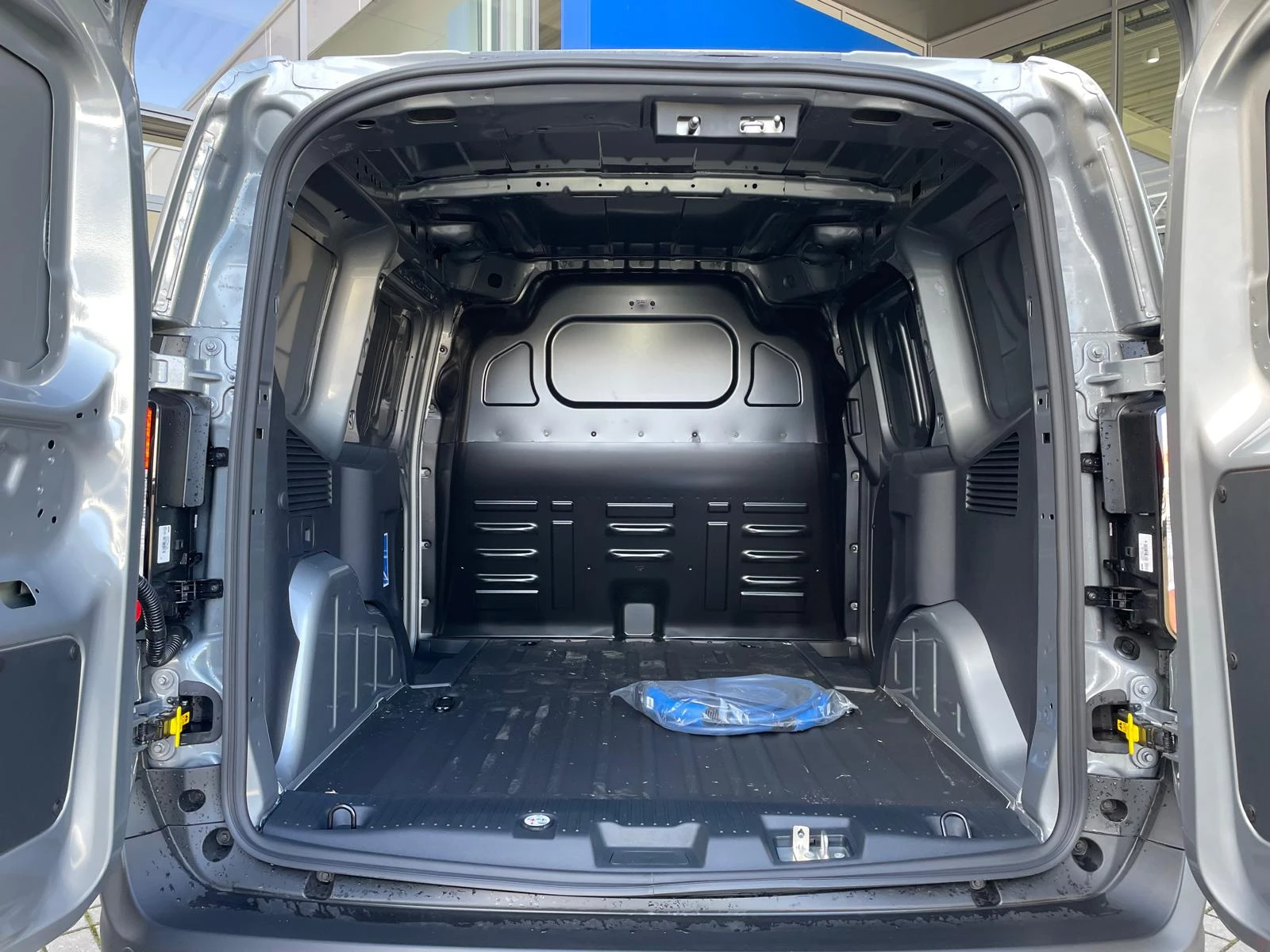 Hoofdafbeelding Ford E-Transit Courier