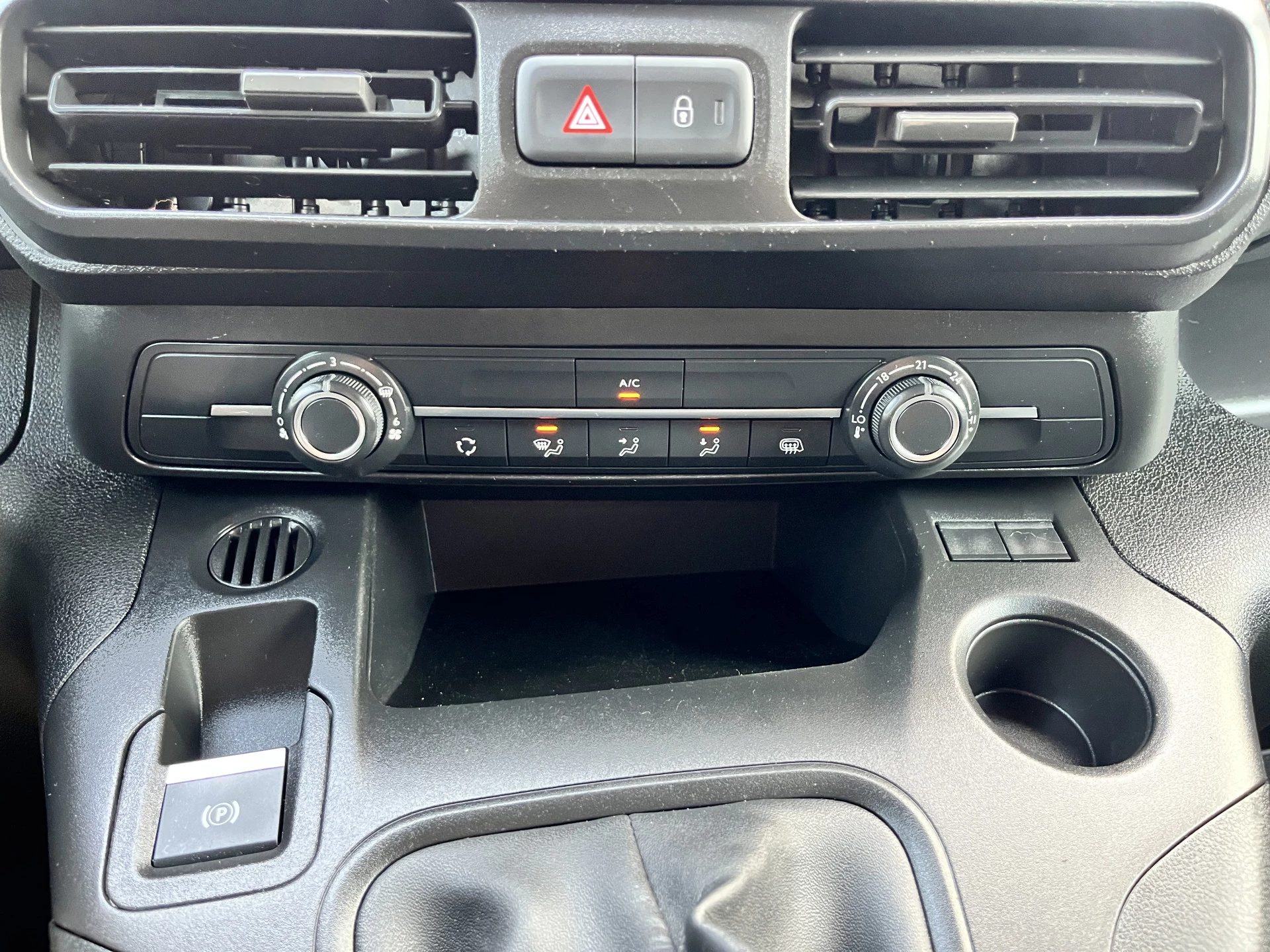 Hoofdafbeelding Peugeot Partner