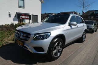 Hoofdafbeelding Mercedes-Benz GLC Mercedes GLC-klasse 350e 4MATIC AMG-INTERIEUR|PANORAMADAK|TREKHAAK|HEAD-UP|STANDKACHEL|CAMERA|PERFECT ONDERHOUDEN