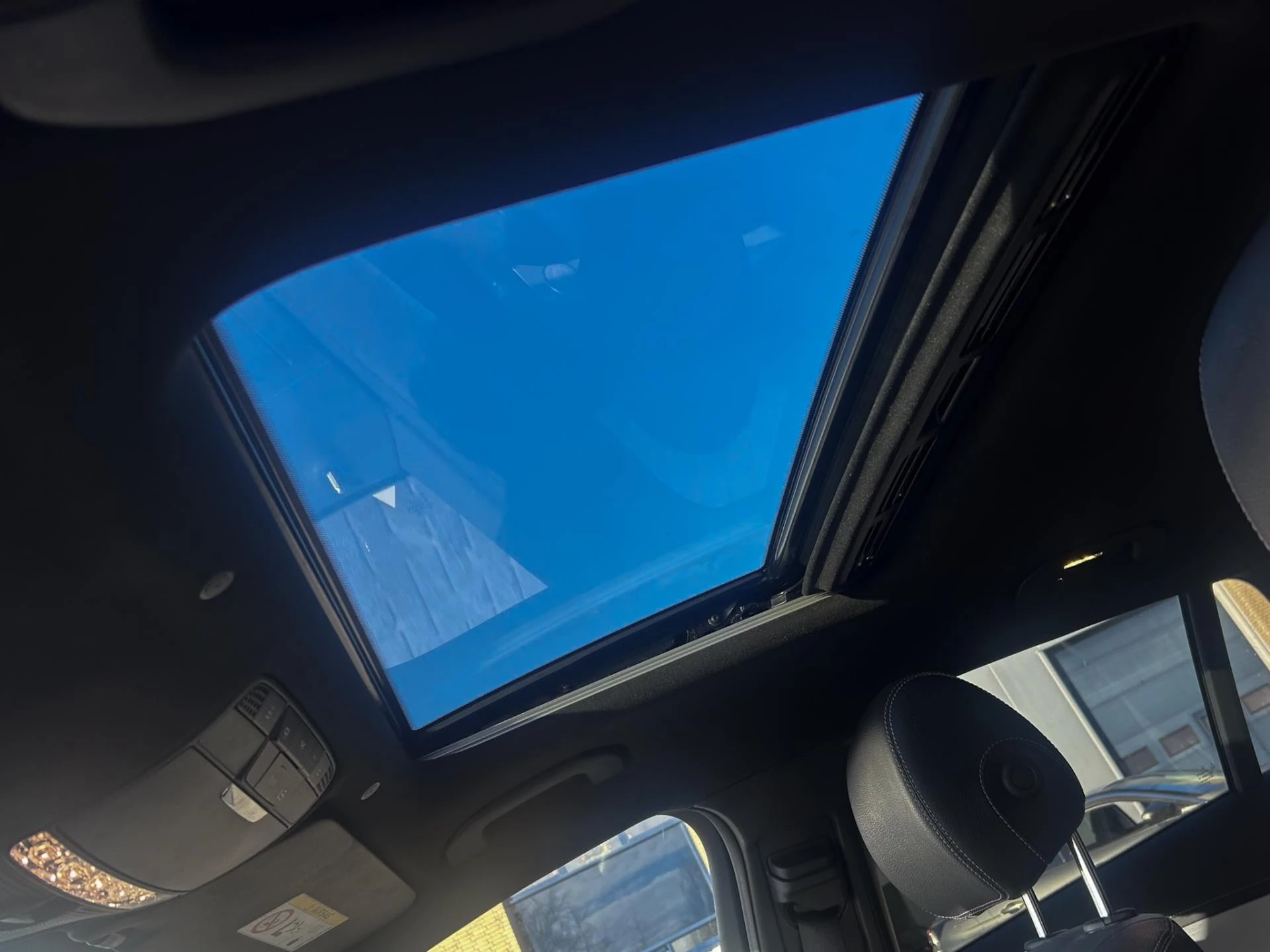 Hoofdafbeelding Mercedes-Benz EQC